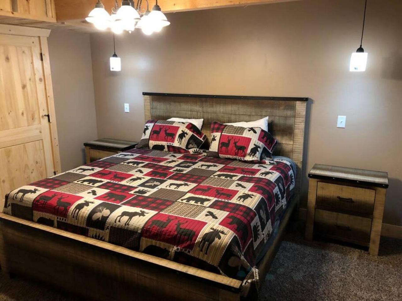 Heated Floors, Hot Tub, Grill view 4