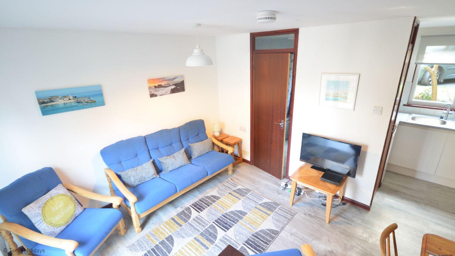 60 Strawberry Hill, Tolroy Manor view 2