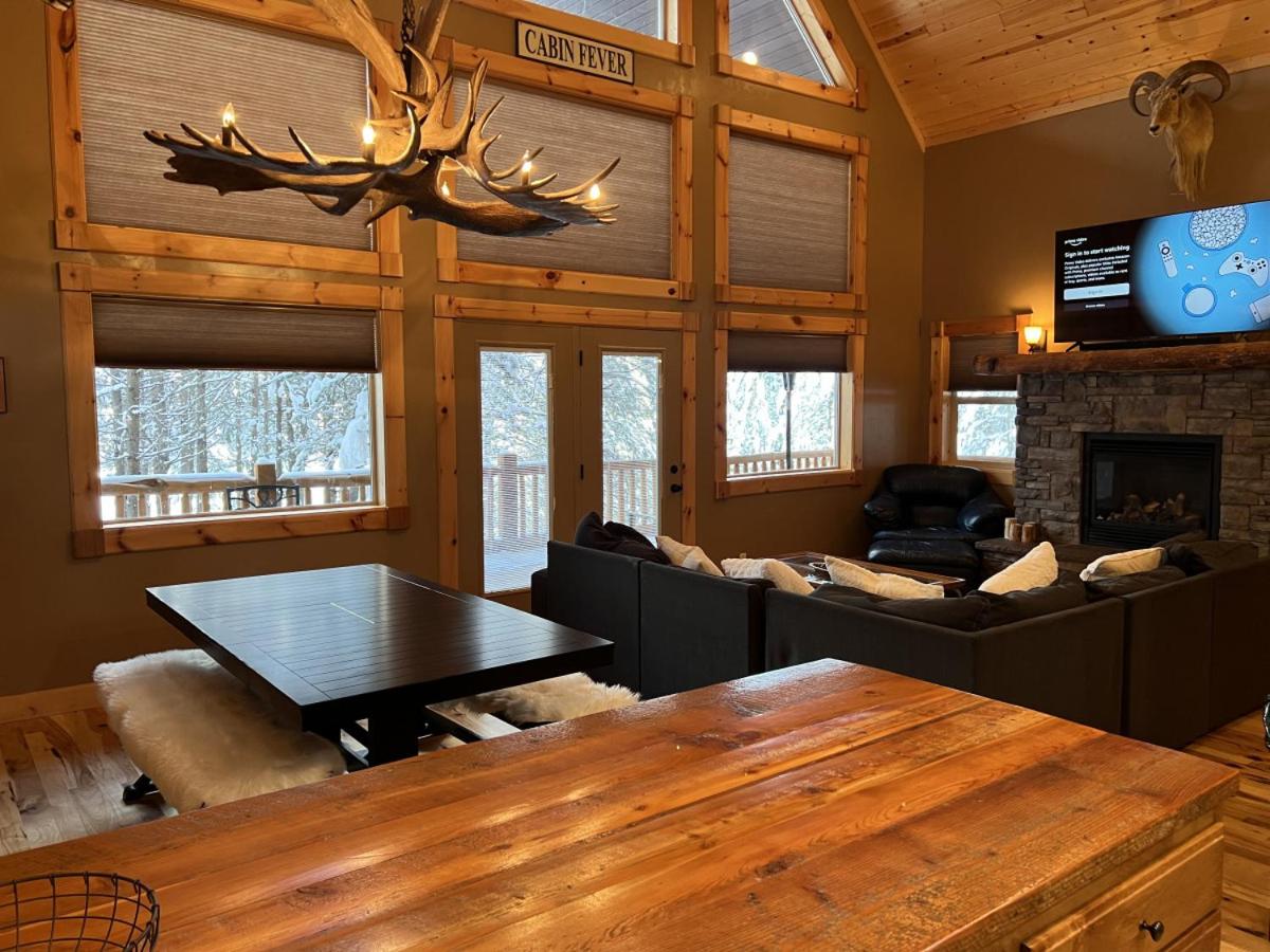Lakeside, Hot Tub Theater Room view 2