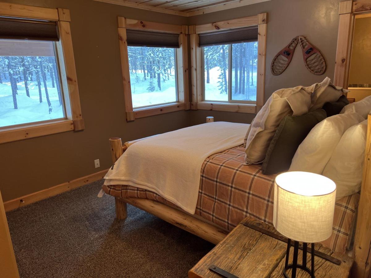 Lakeside, Hot Tub Theater Room view 5