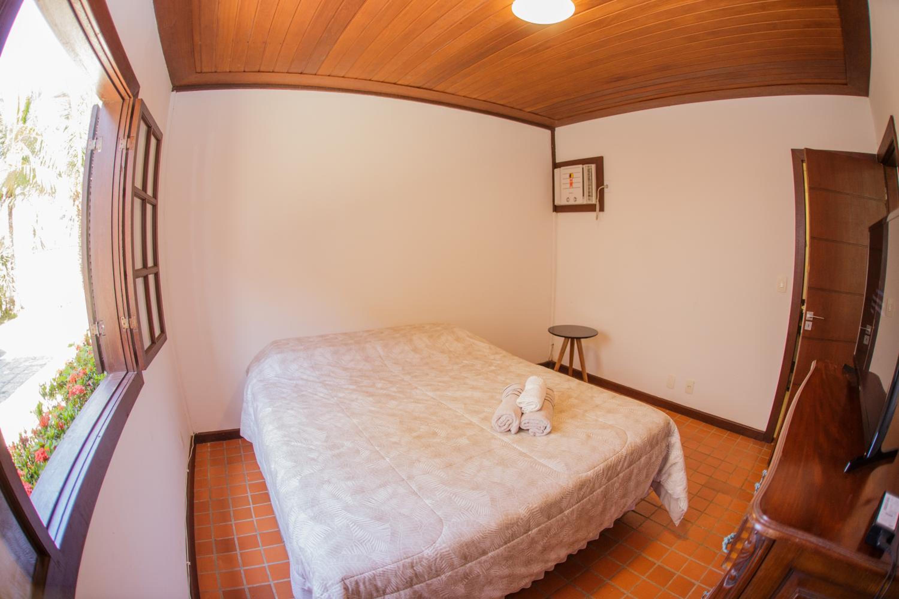 Magnífica casa, peró,acesso ao canal