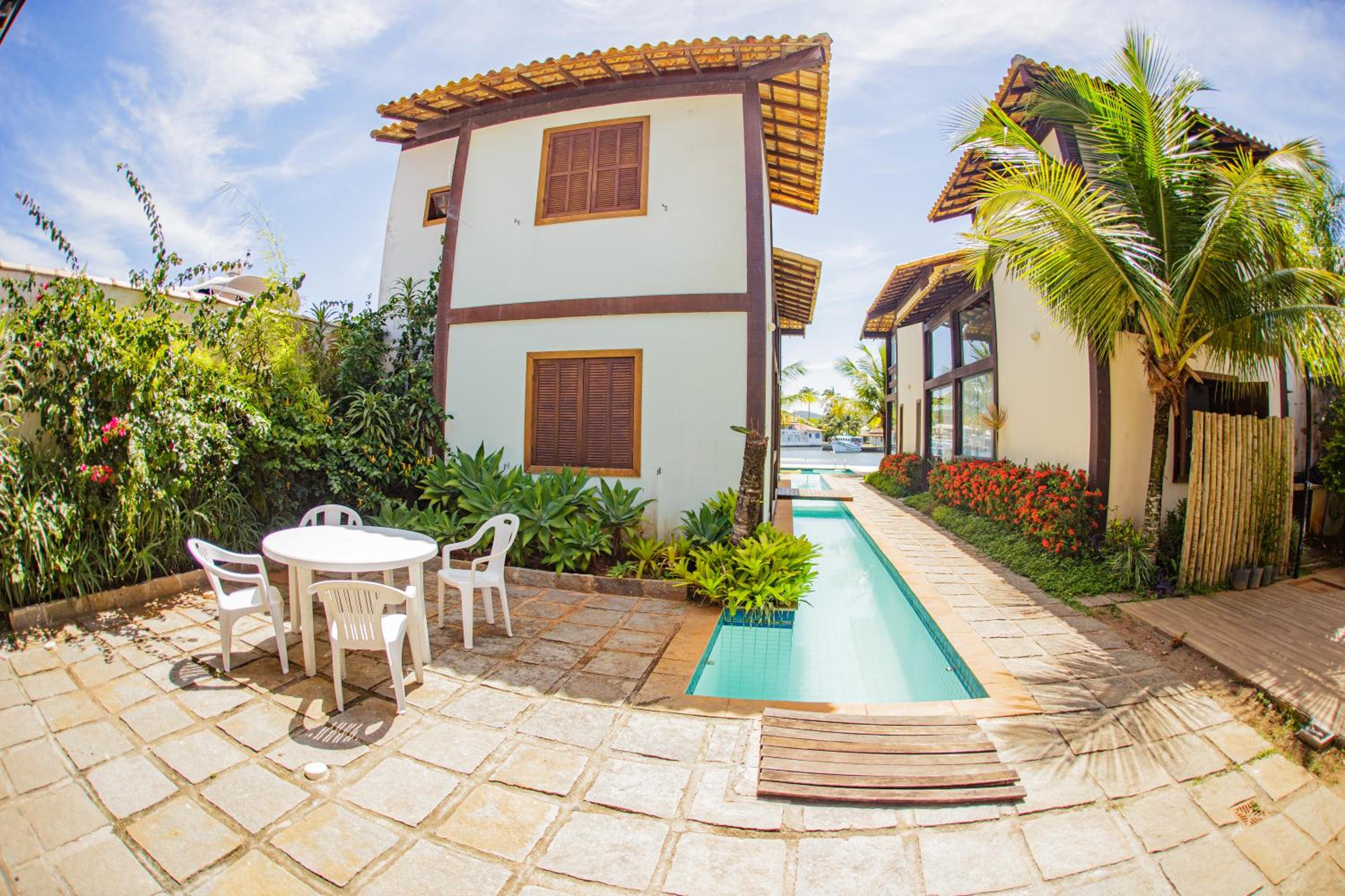 Magnífica casa, peró,acesso ao canal