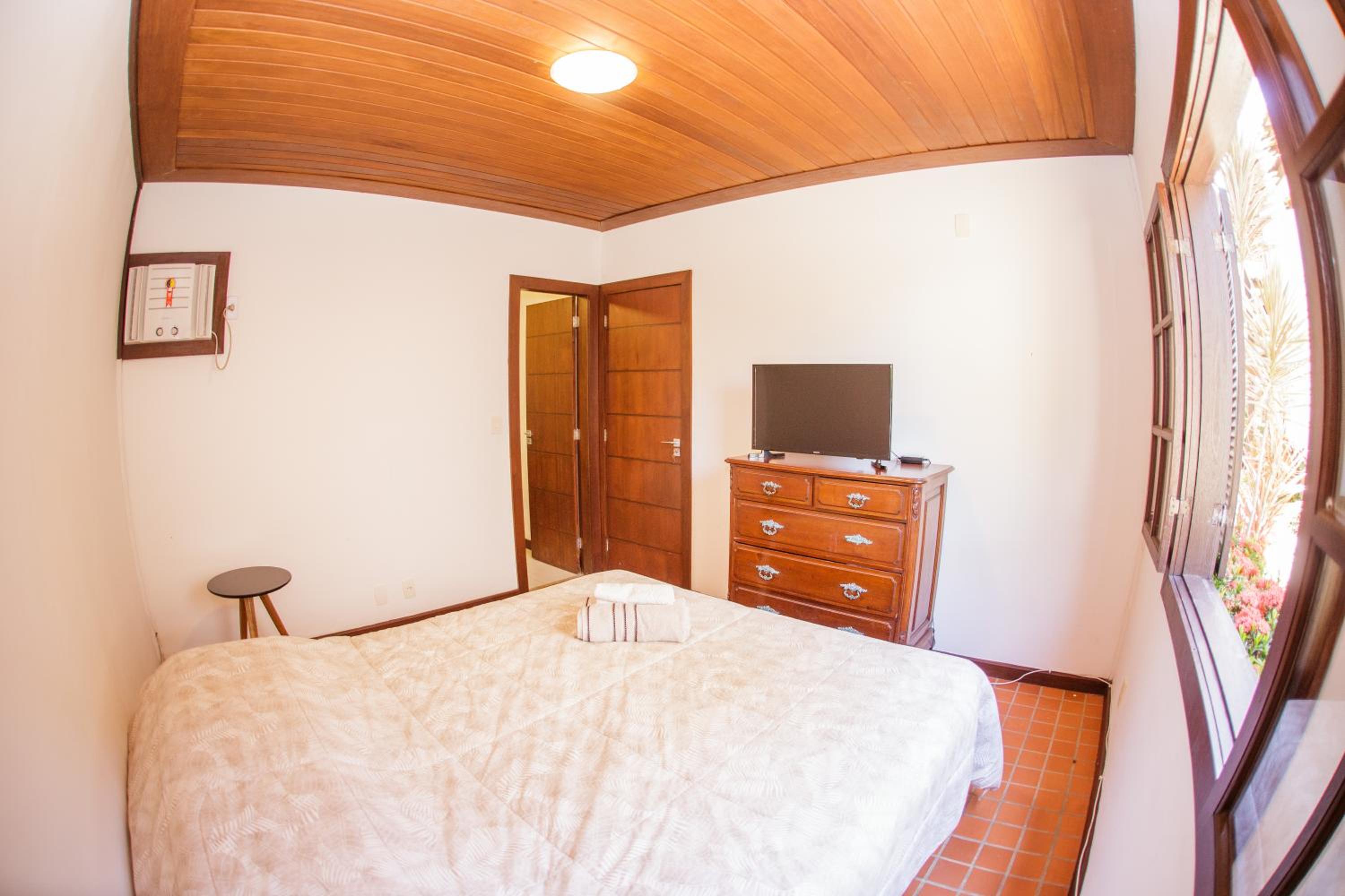 Magnífica casa, peró,acesso ao canal