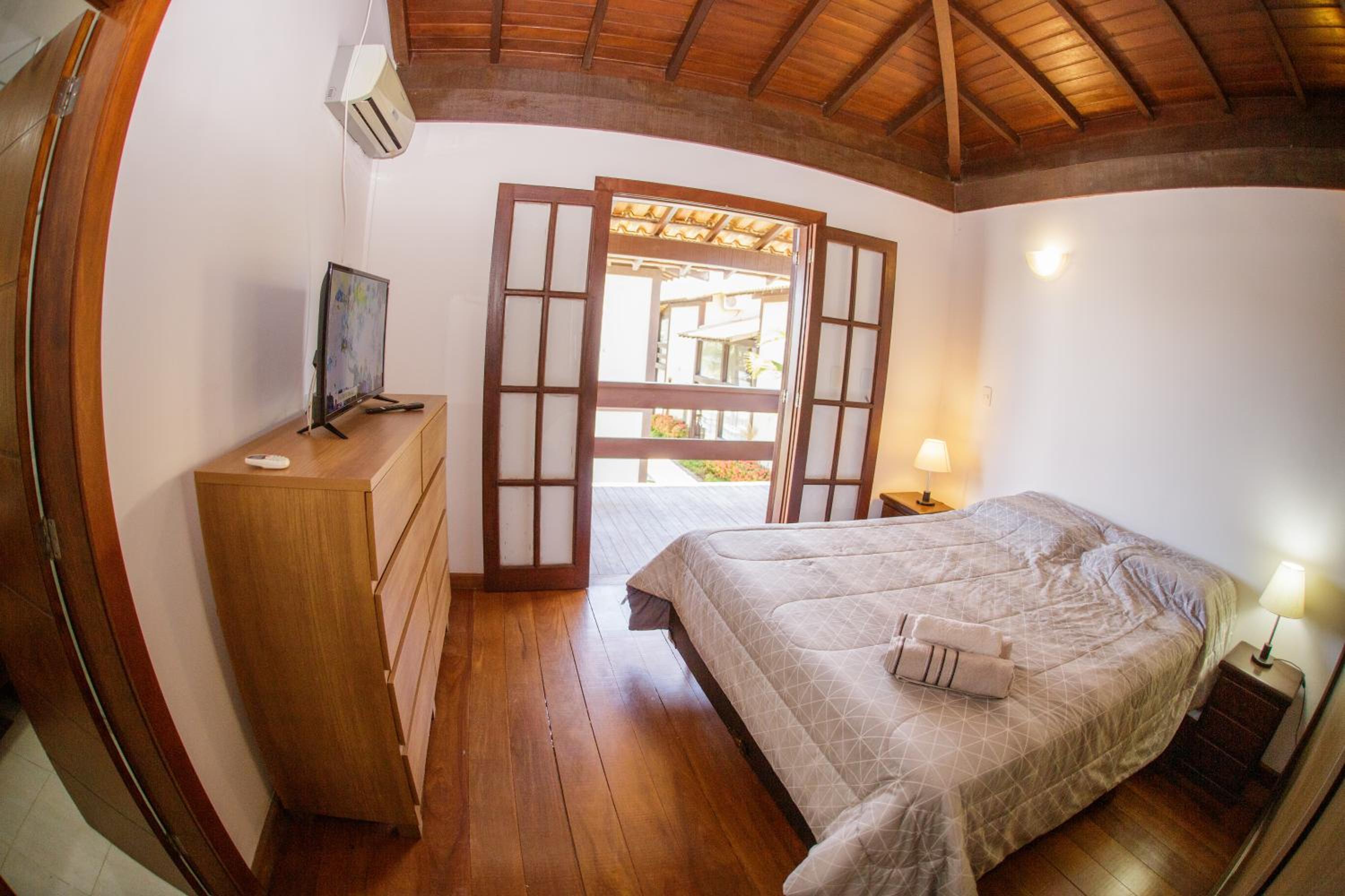 Magnífica casa, peró,acesso ao canal