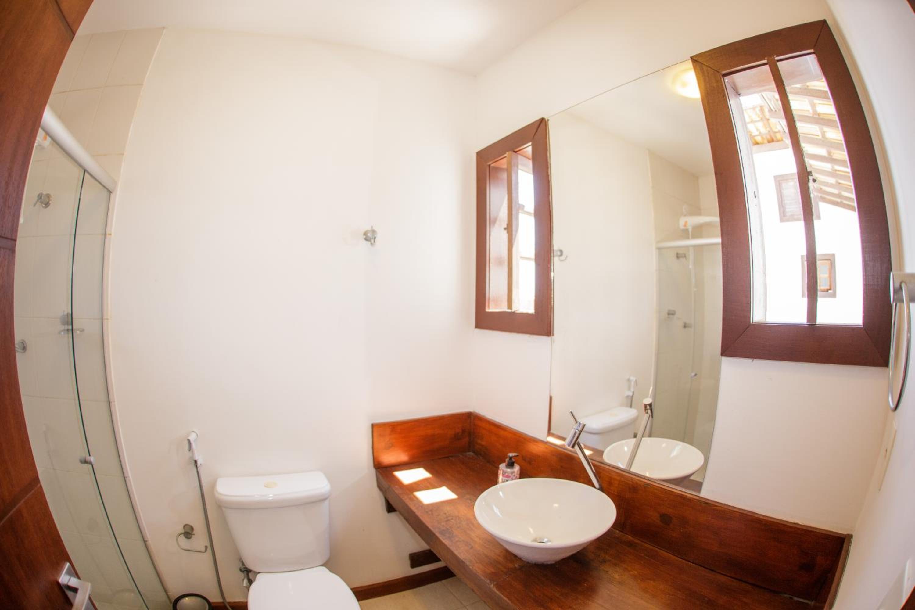 Magnífica casa, peró,acesso ao canal