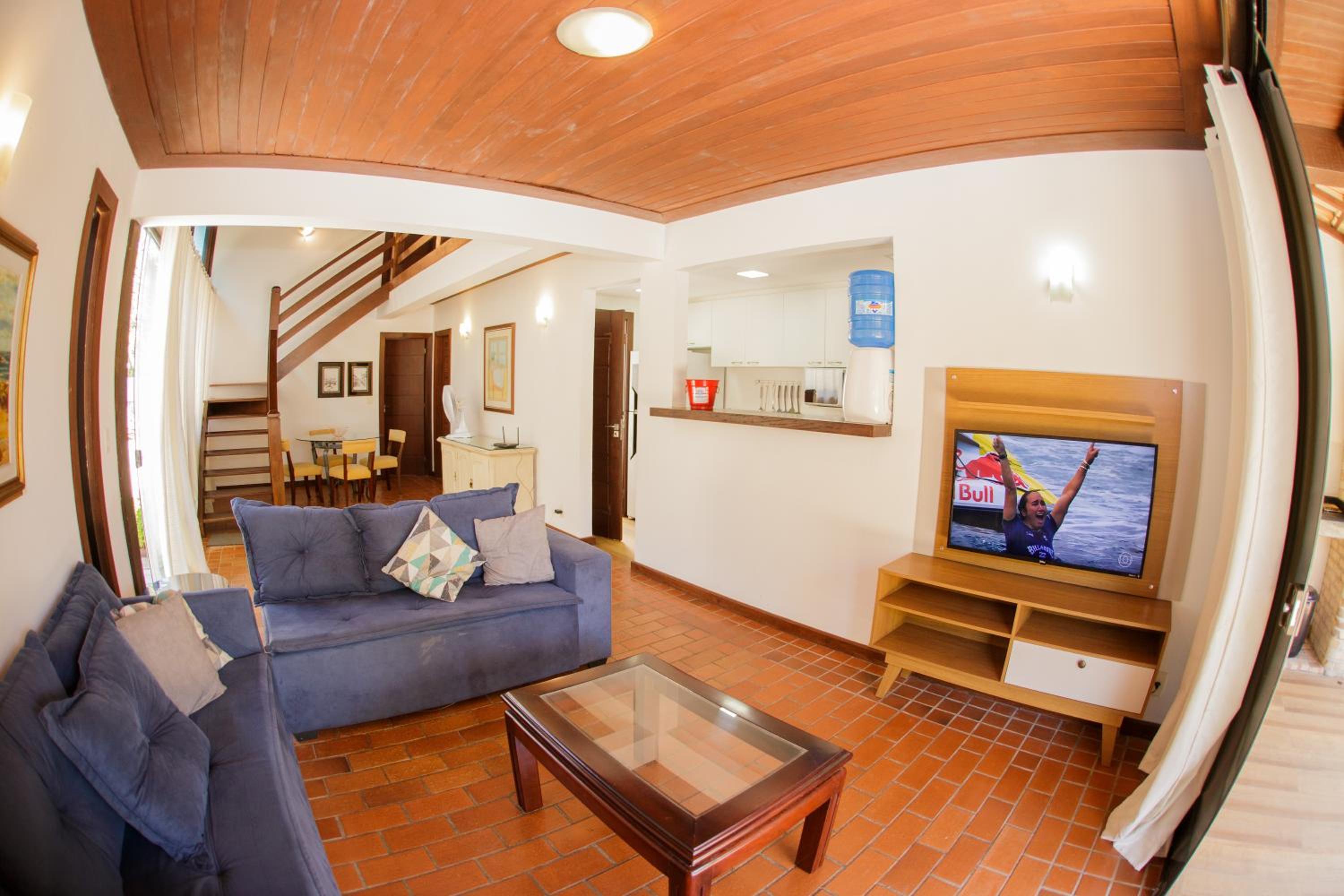 Magnífica casa, peró,acesso ao canal