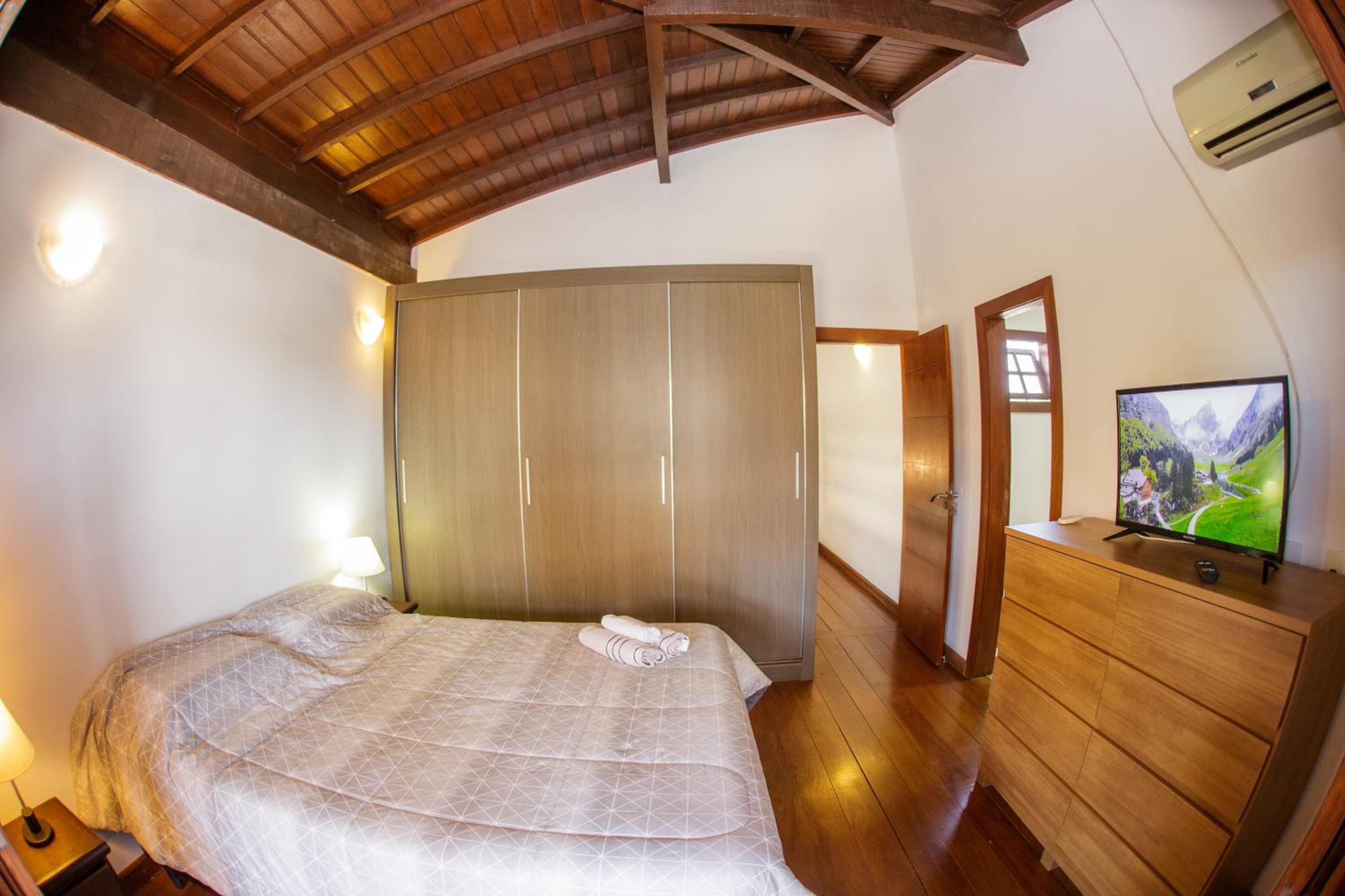 Magnífica casa, peró,acesso ao canal