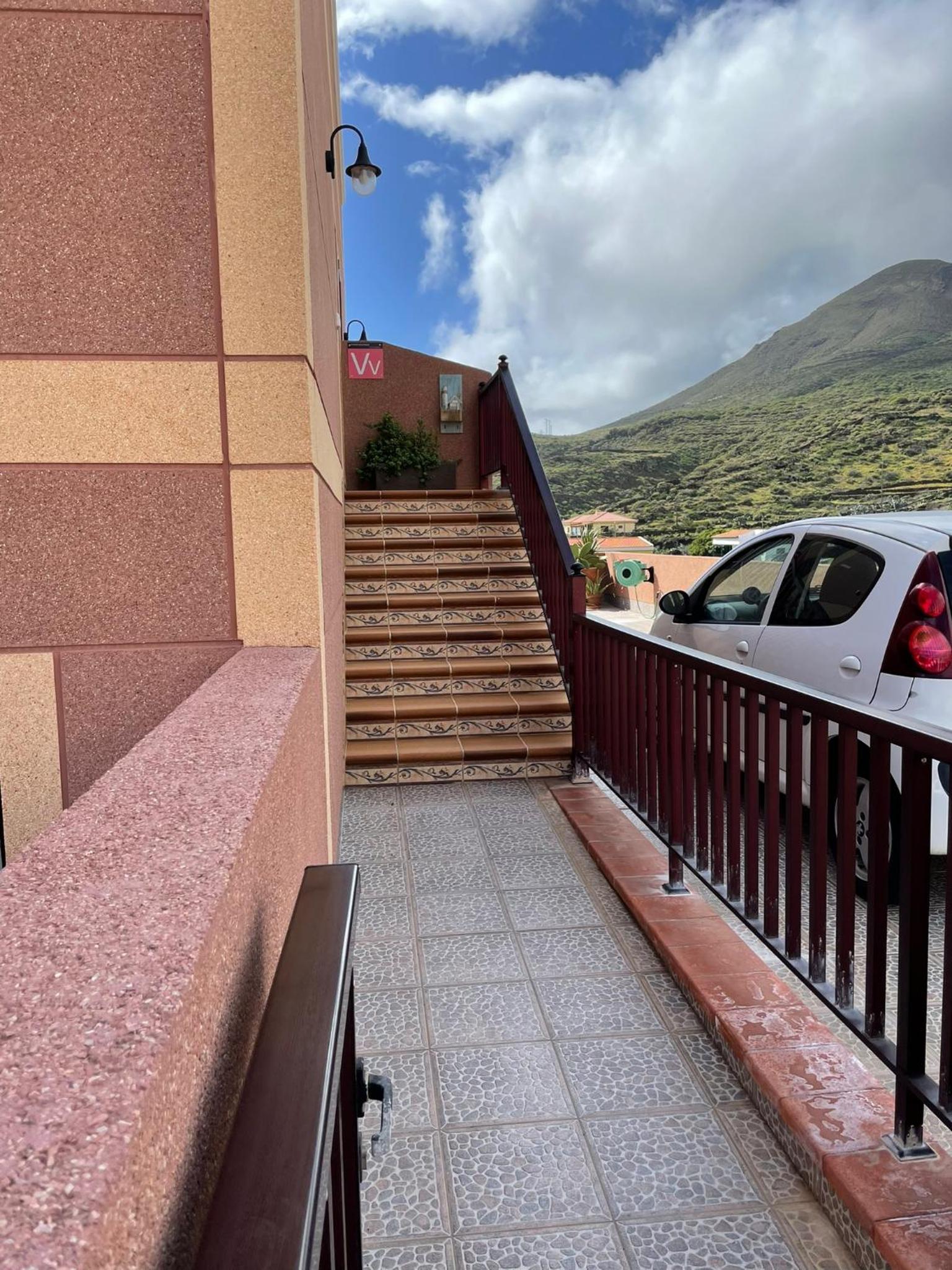 Marea La Caleta El Hierro view 4
