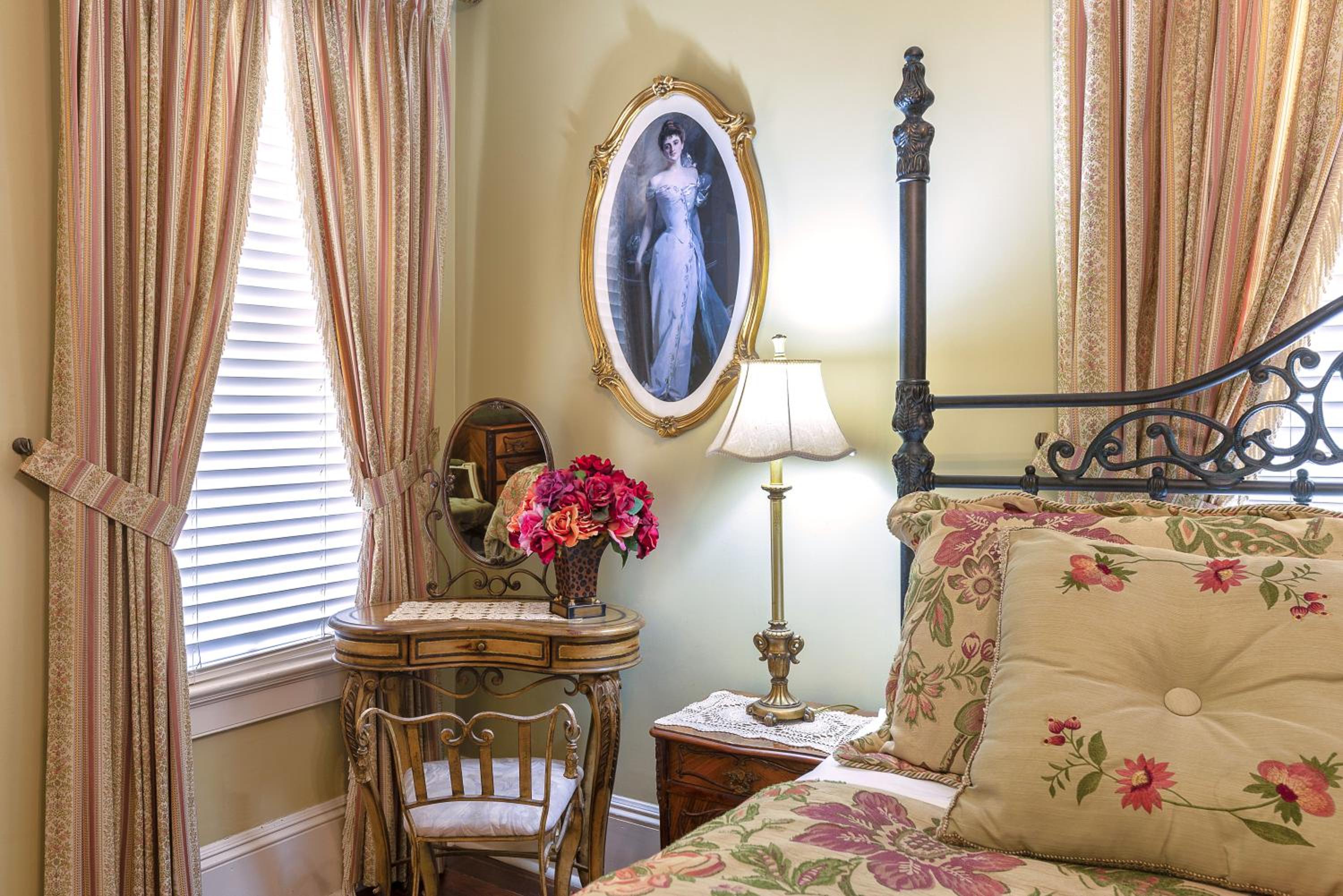 Cedar House Inn