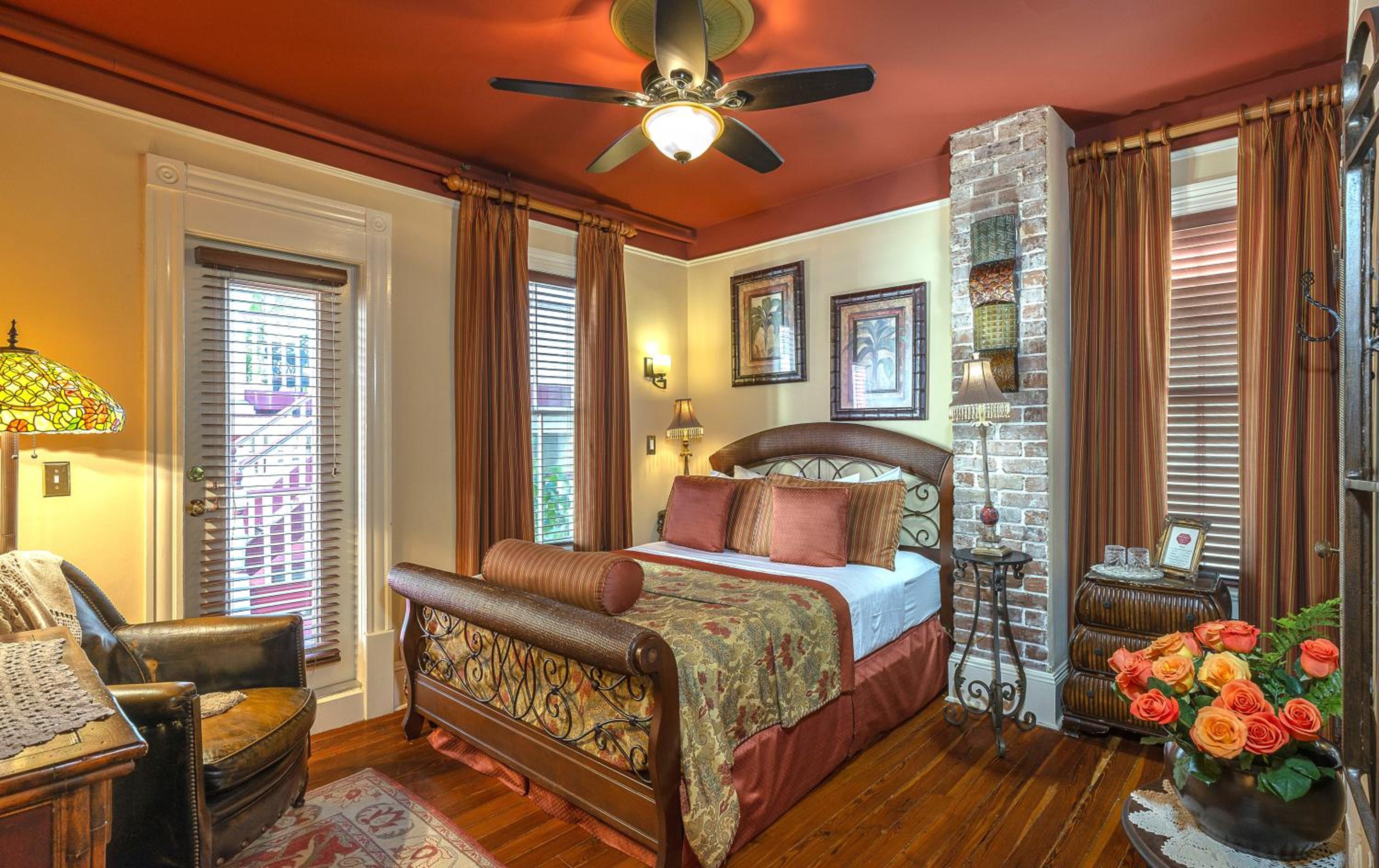 Cedar House Inn