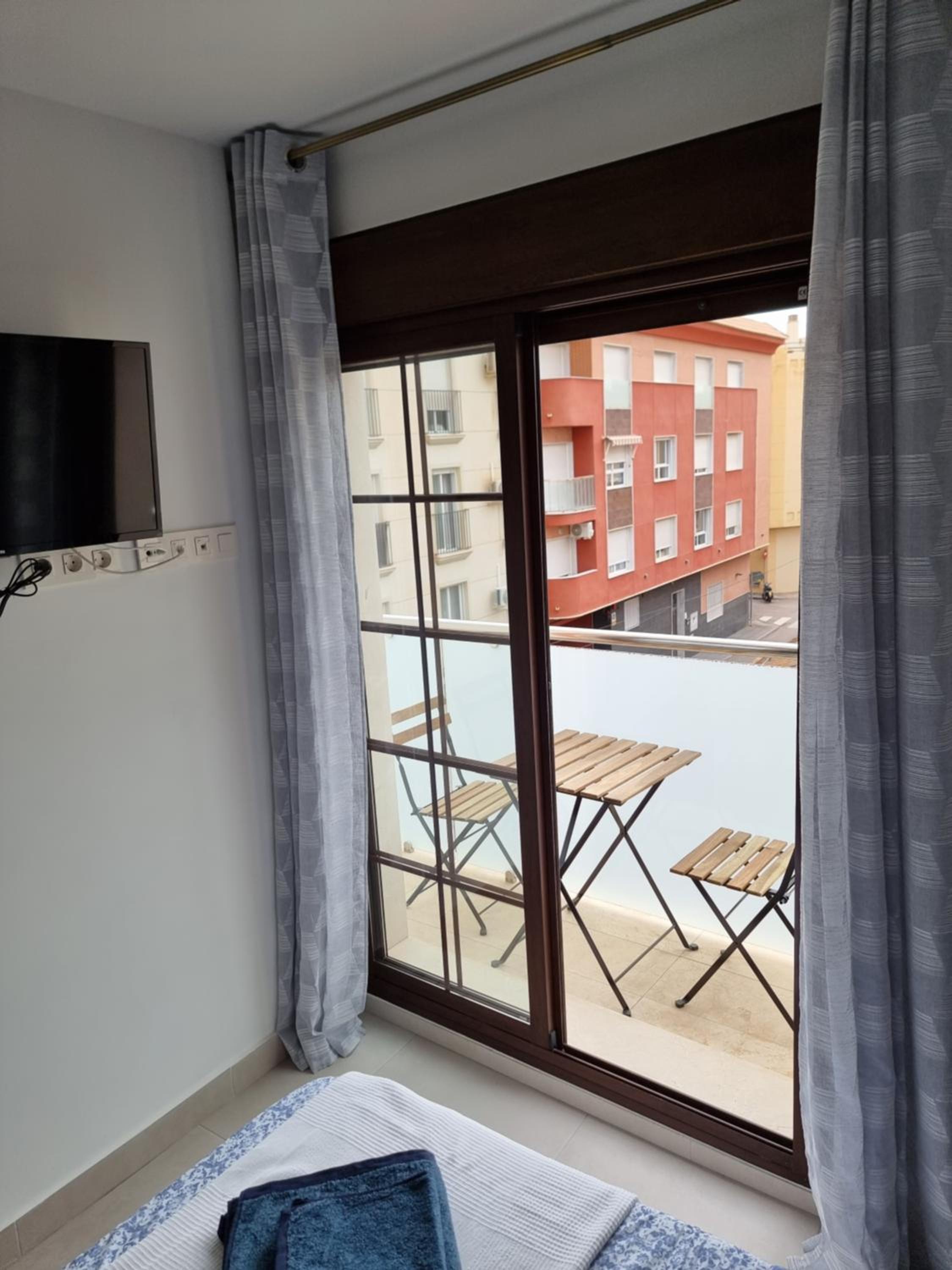 APARTAMENTOS ELEMAR free luggage storage