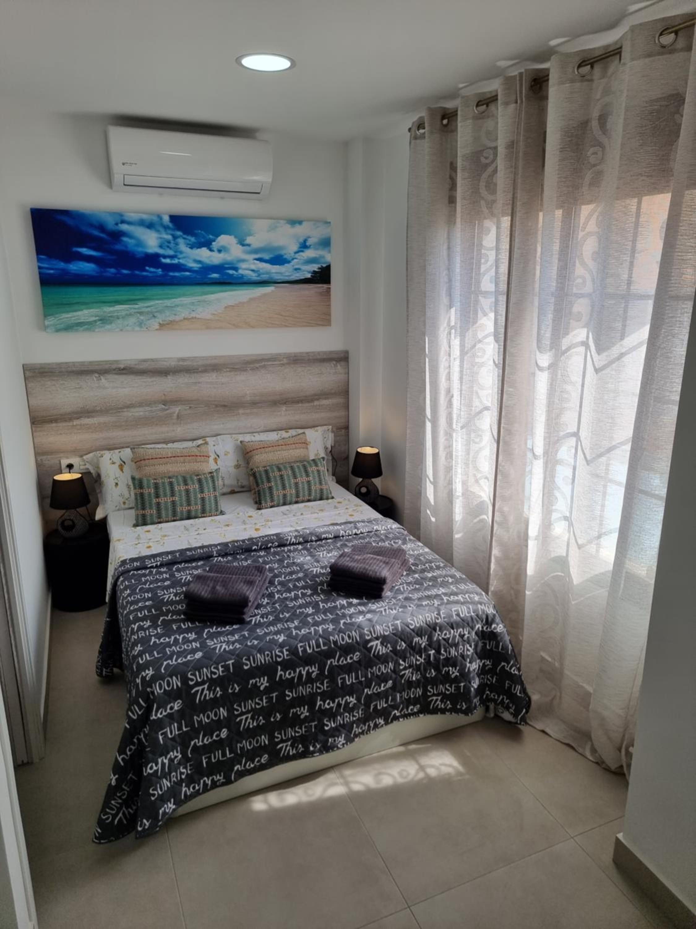APARTAMENTOS ELEMAR free luggage storage
