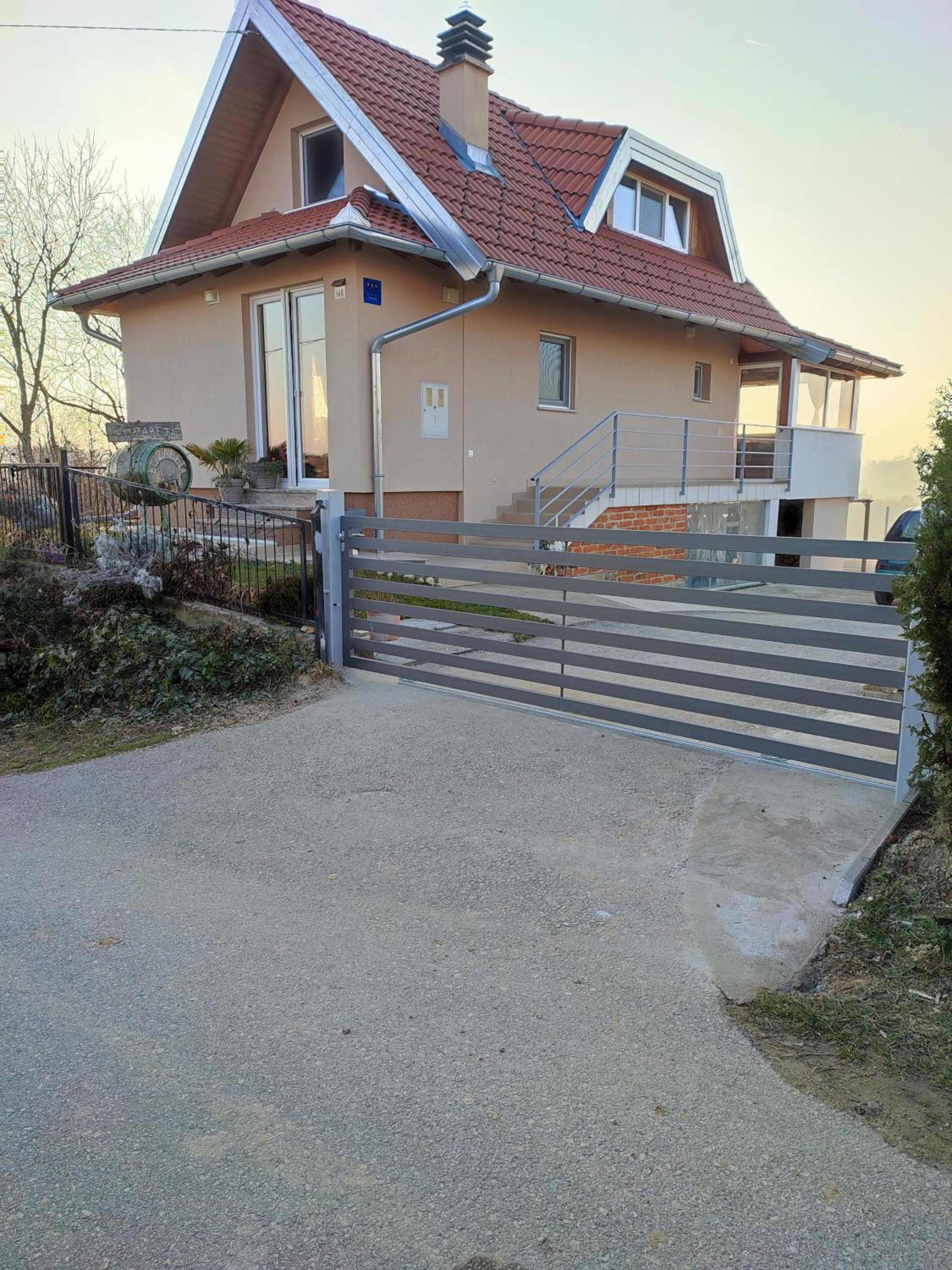 Hotel Elizabeta Holiday Home - Image 1