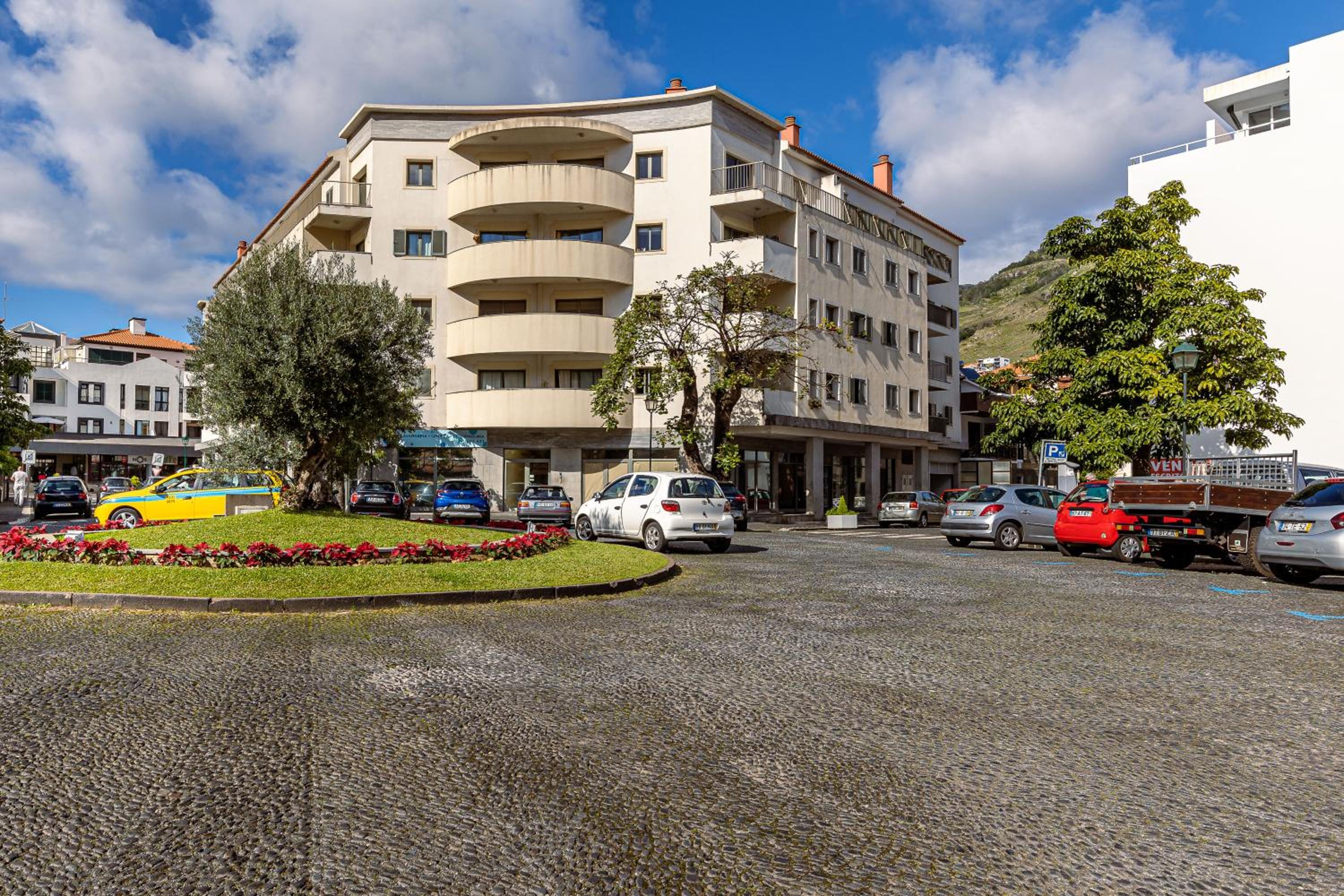 Hotel Machico City Apt - Image 1