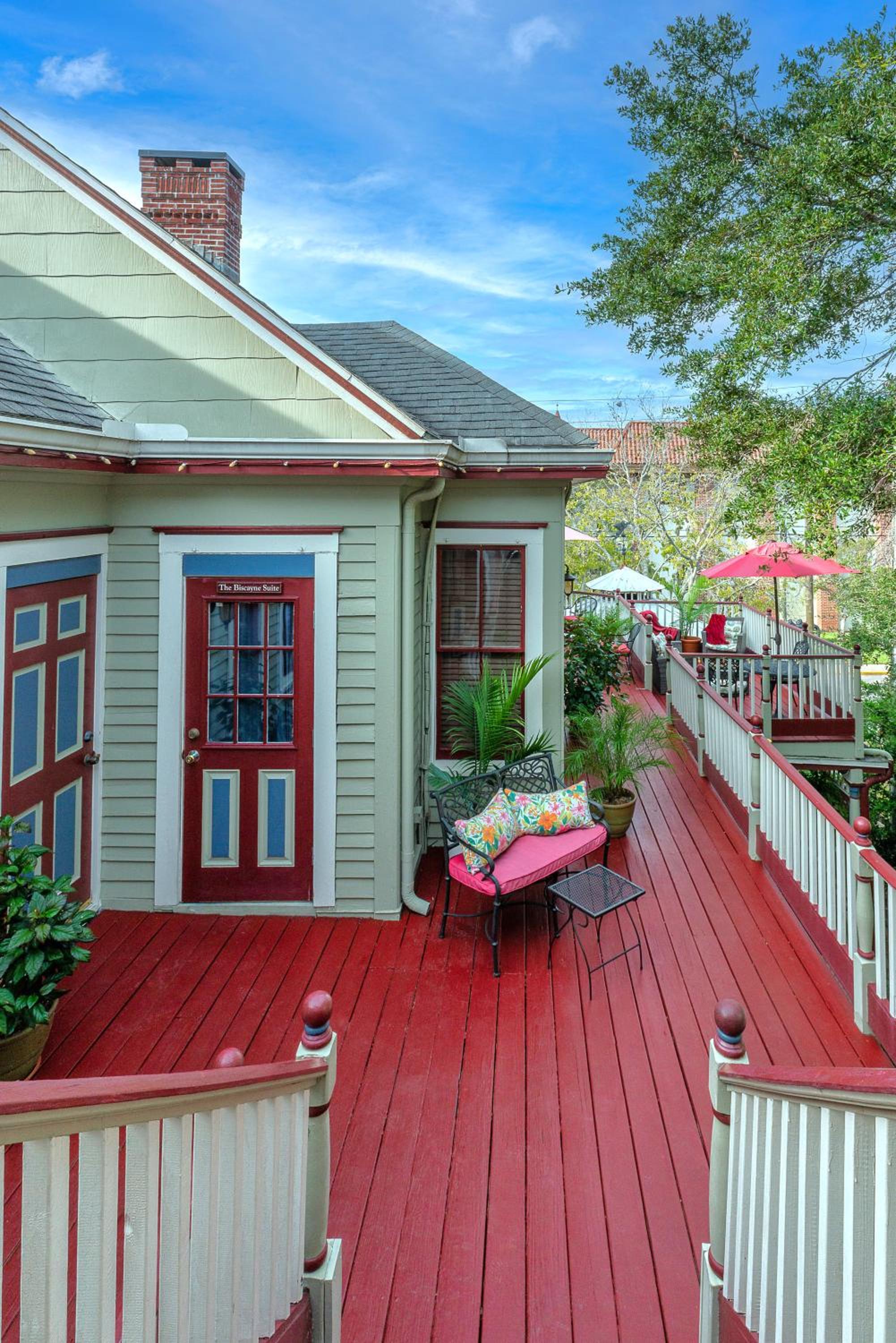 Cedar House Inn