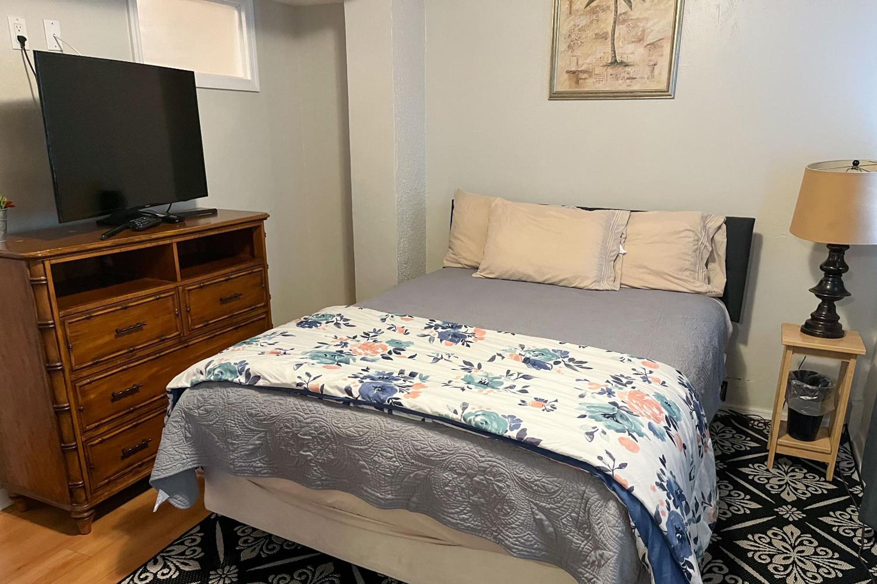 Captain's Table Hotel by Everglades Adventures view 5
