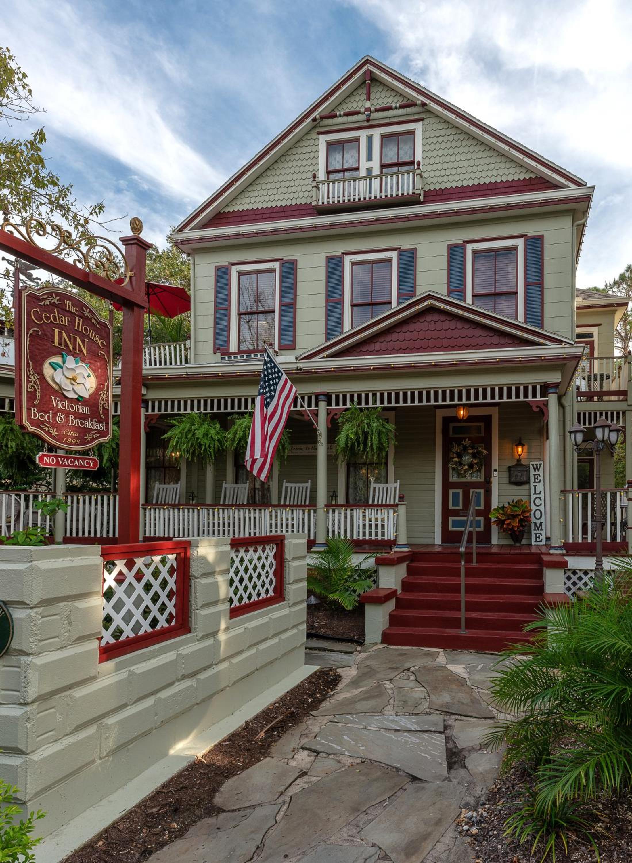 Cedar House Inn