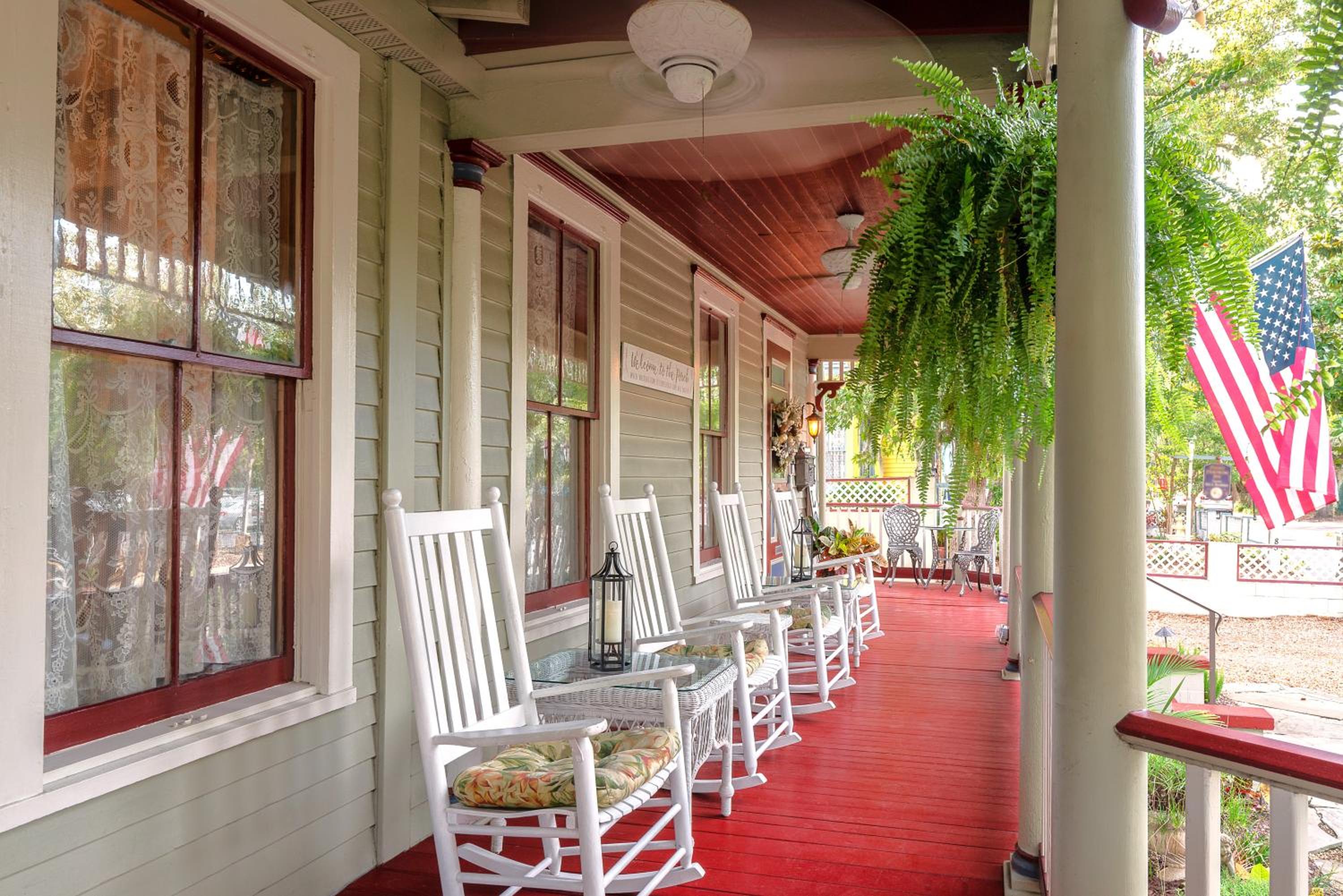 Cedar House Inn