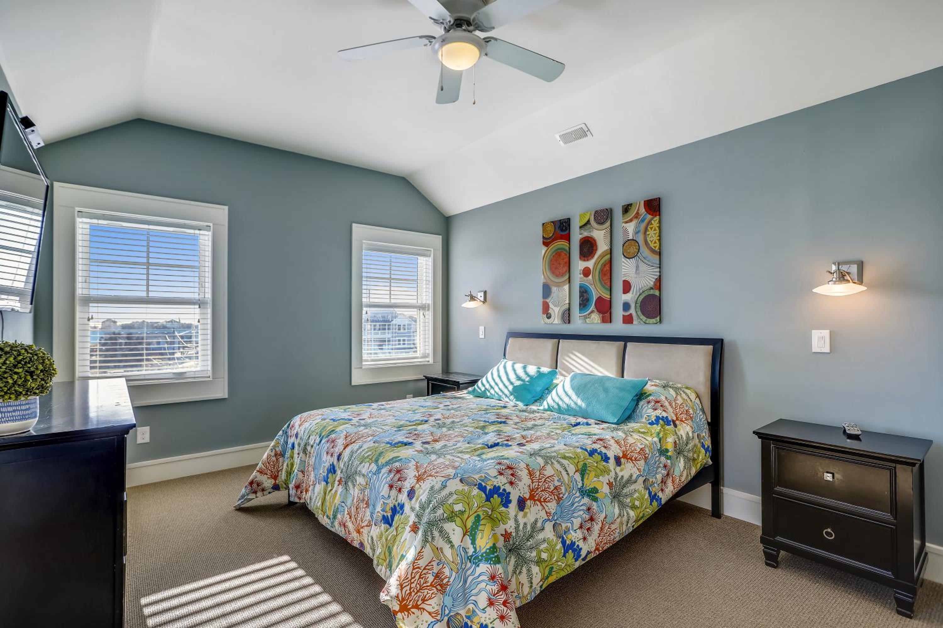 Good Karma Retreat - Nags Head MP 15.5, Oceanfront, Elevator, Pool, Hot Tub, Pets OK, Flex Stays view 4
