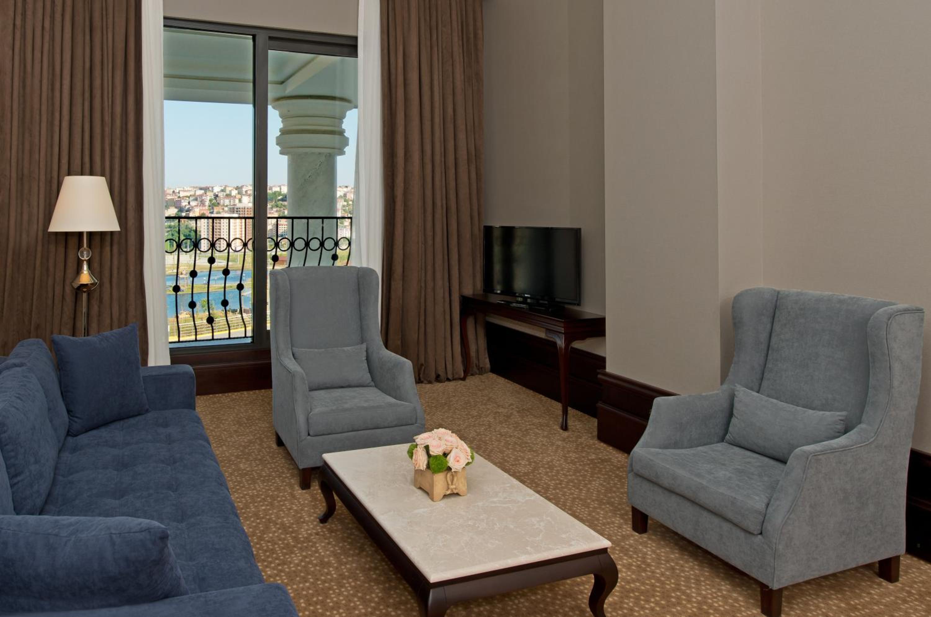 Vialand Palace Otel - Image 8