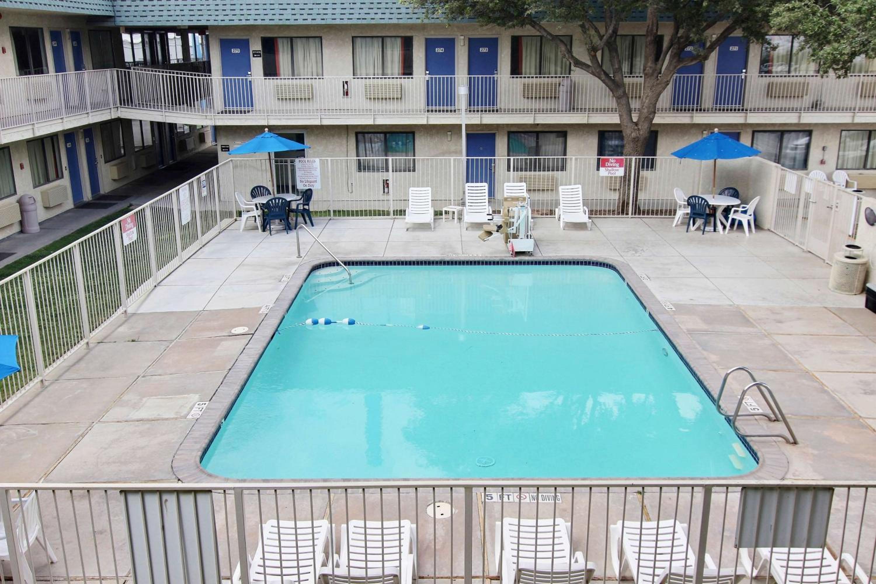 Fort Stockton Vacations - Motel 6-Fort Stockton, TX - Property Image 4