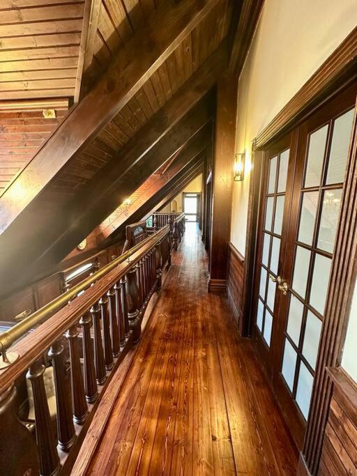5 Bedroom Estate near Casino and downtown view 5