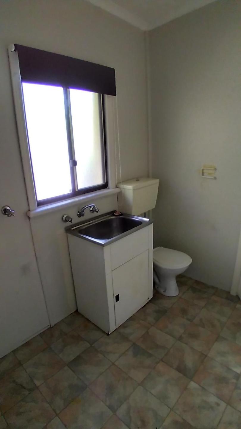 6 Beds-Whole House with 4 bedrooms -Stawell - share accommodation - 3 rooms for 5 gusts are available