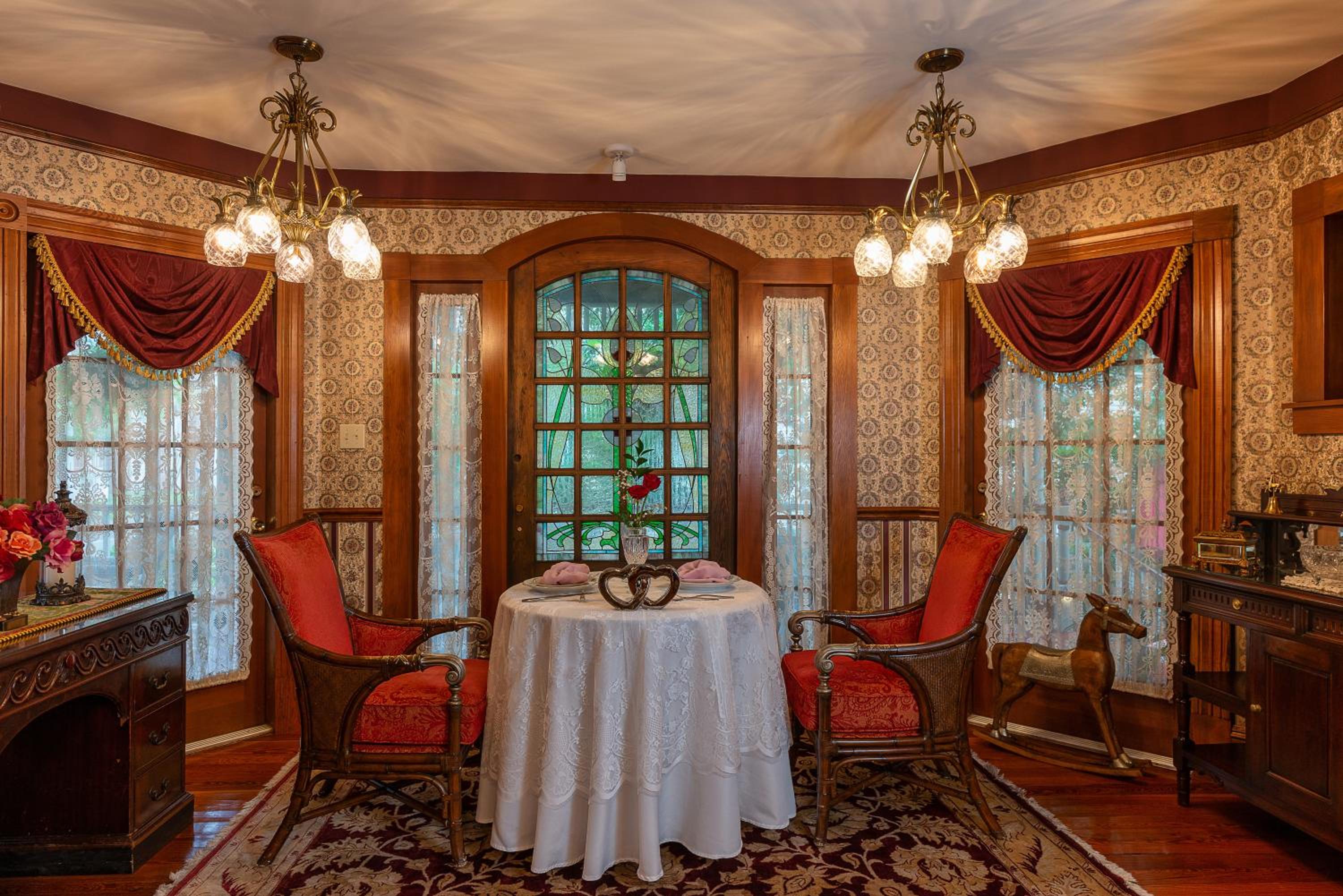 Cedar House Inn