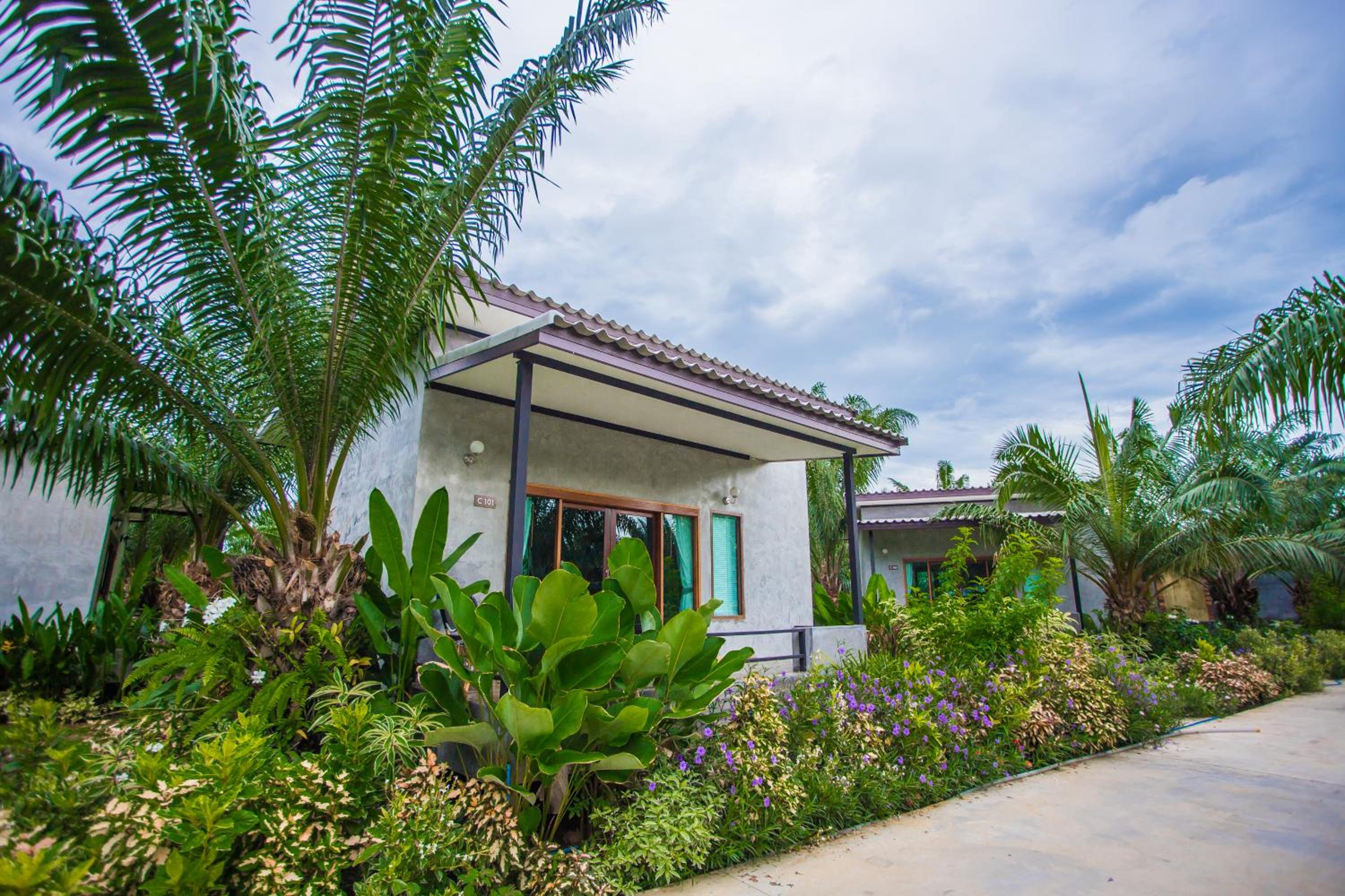 Palm Pran Resort