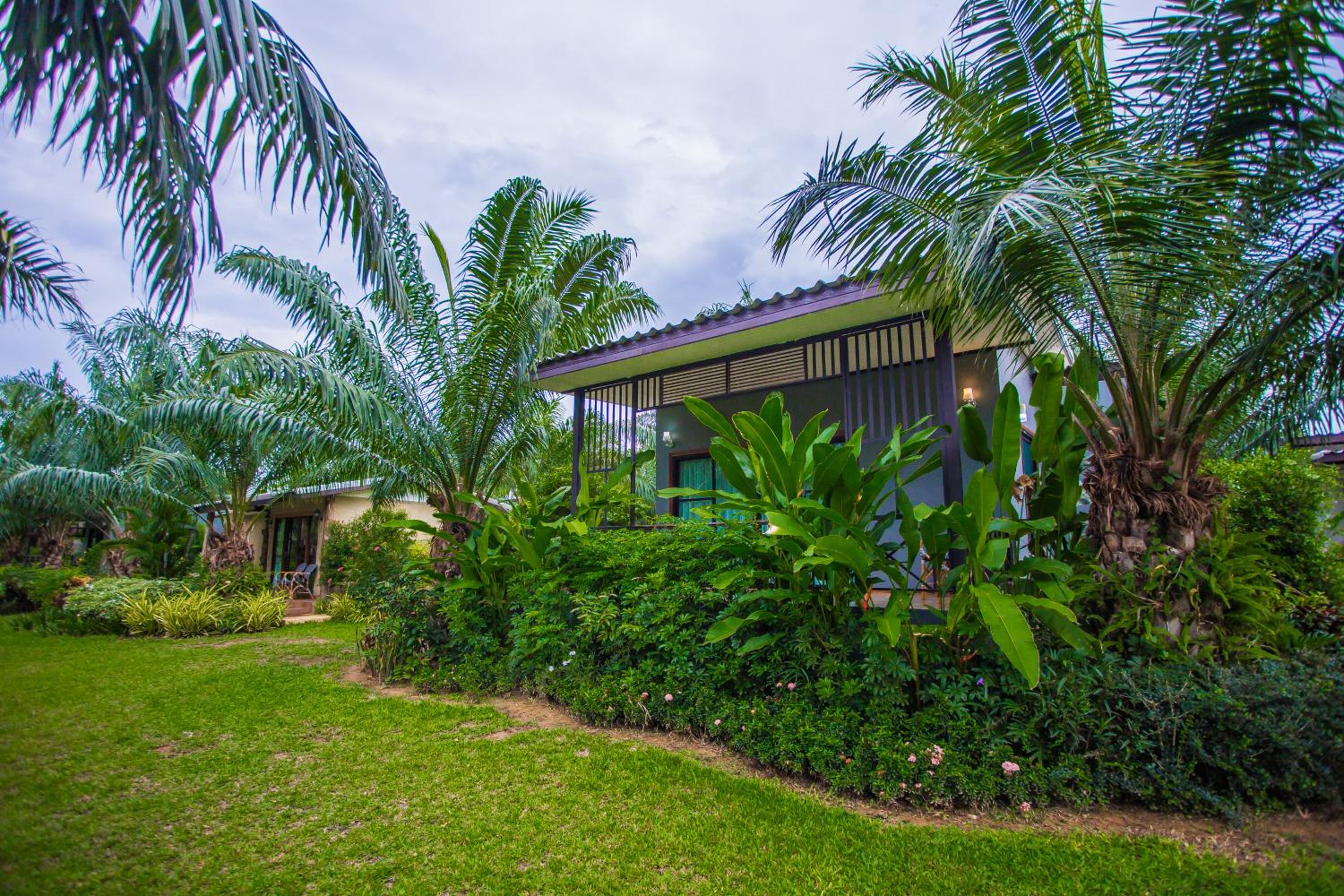 Palm Pran Resort