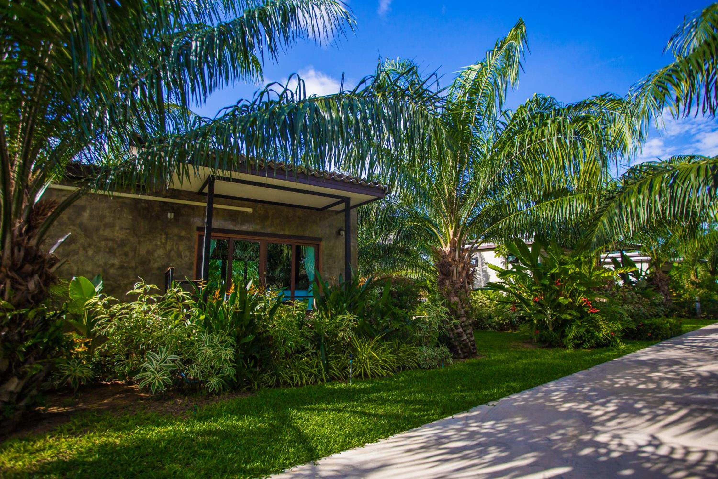 Palm Pran Resort