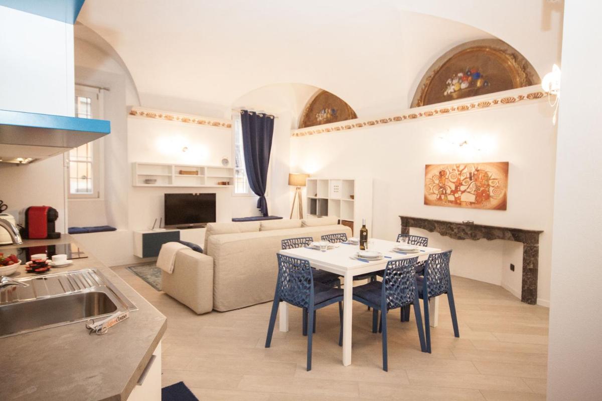 Andalero - Palazzo Castelli view 3