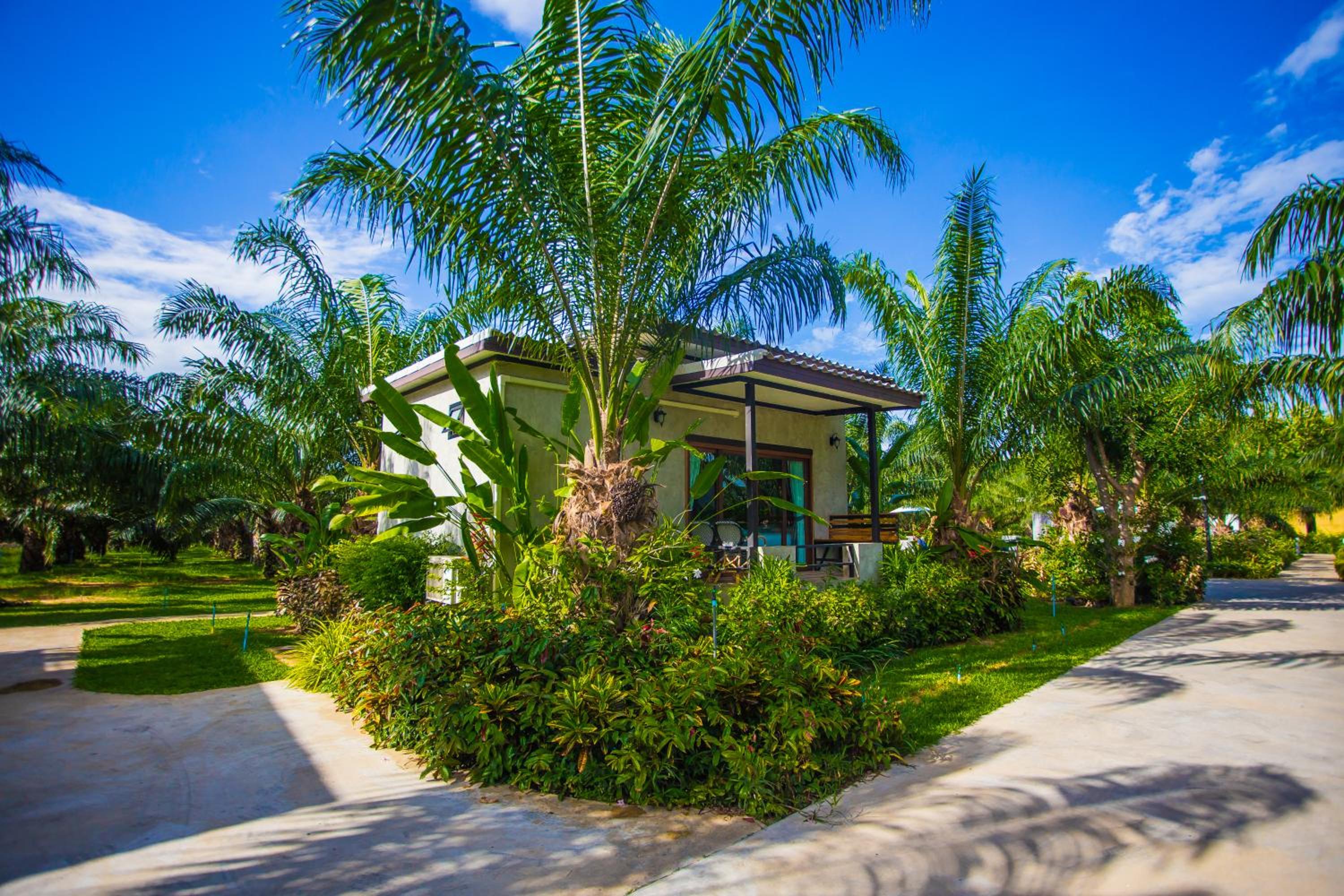 Palm Pran Resort