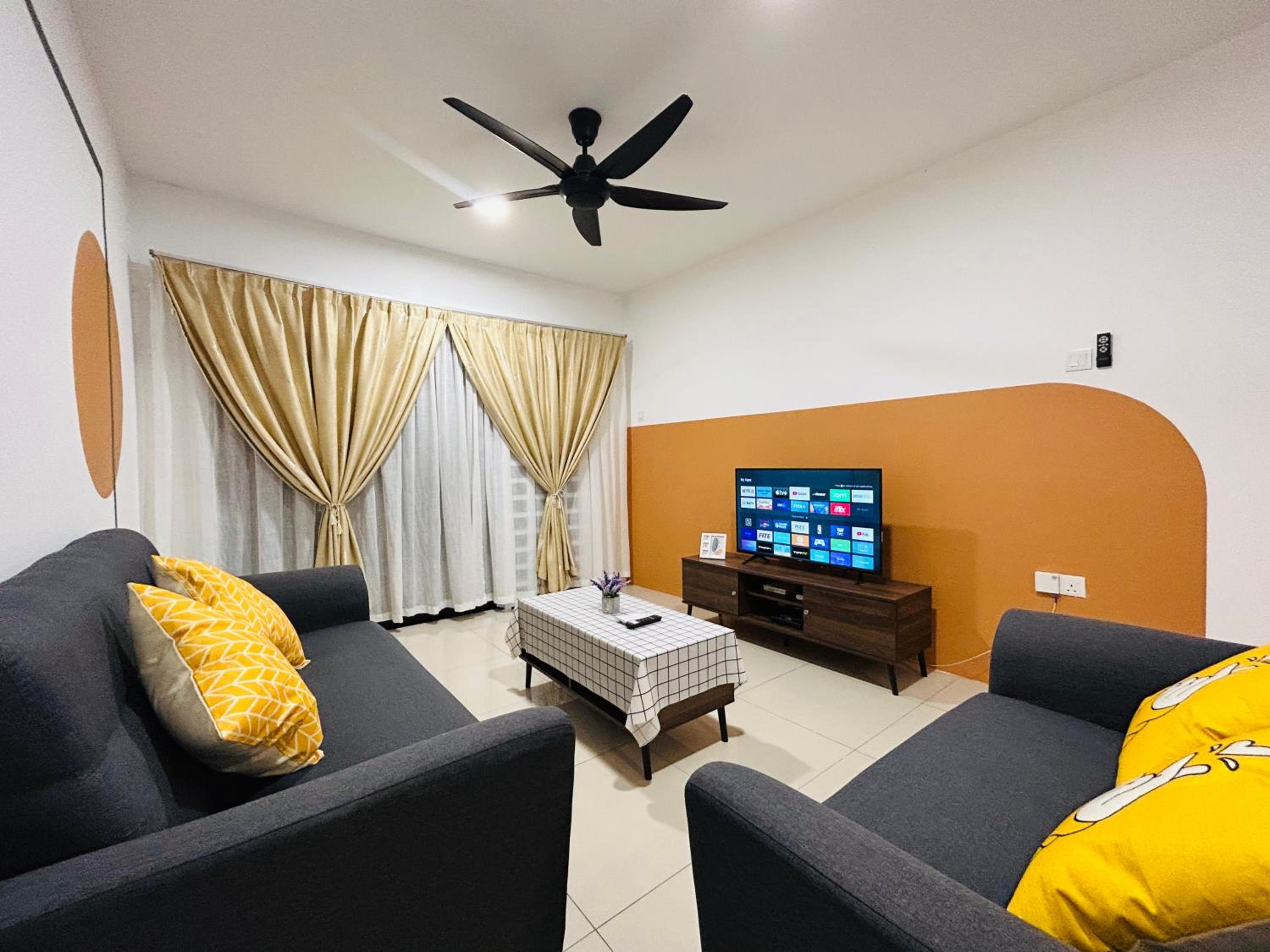 P2 PineIpoh Waterpark homestay - pool view photo 7