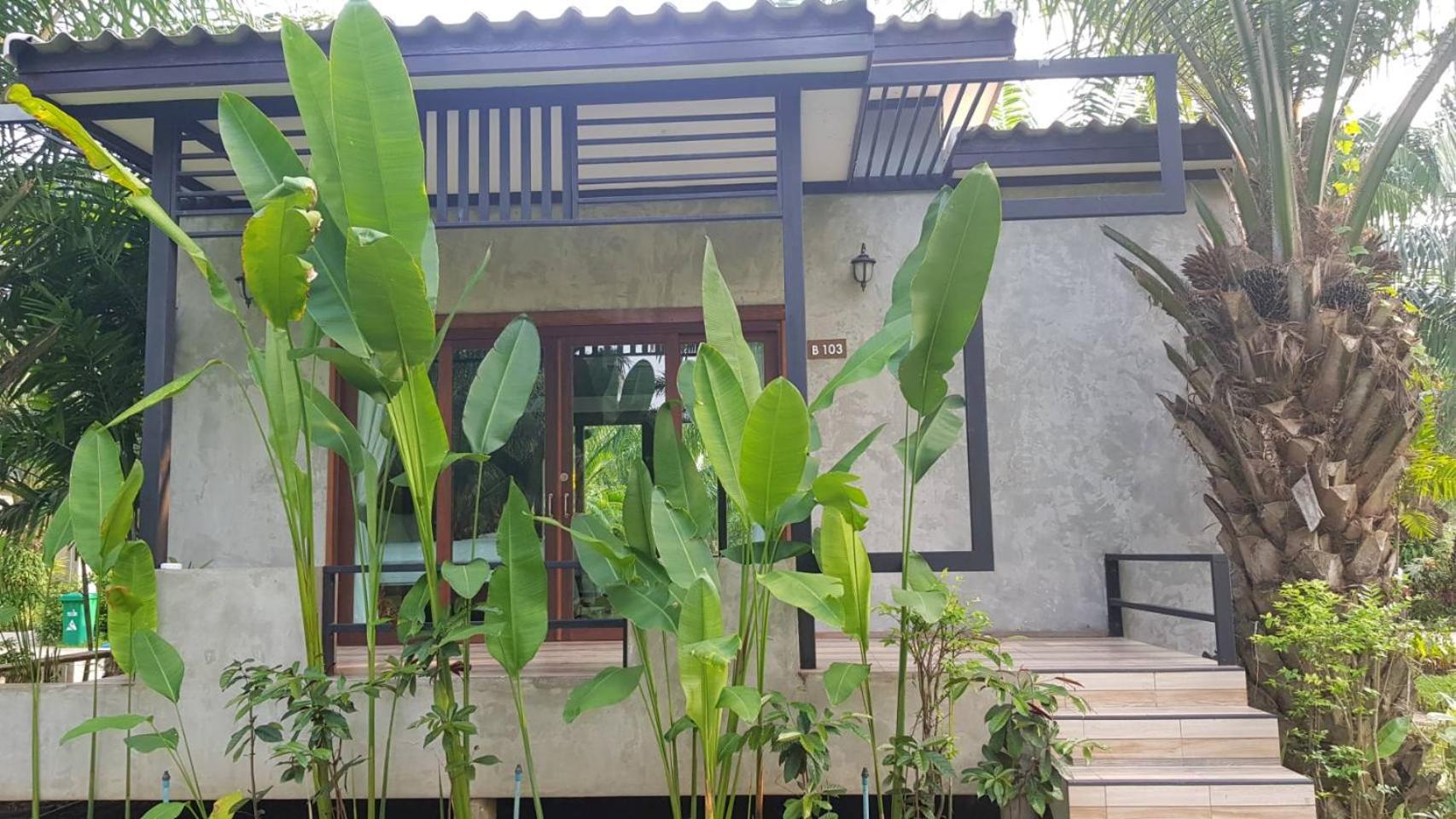 Palm Pran Resort