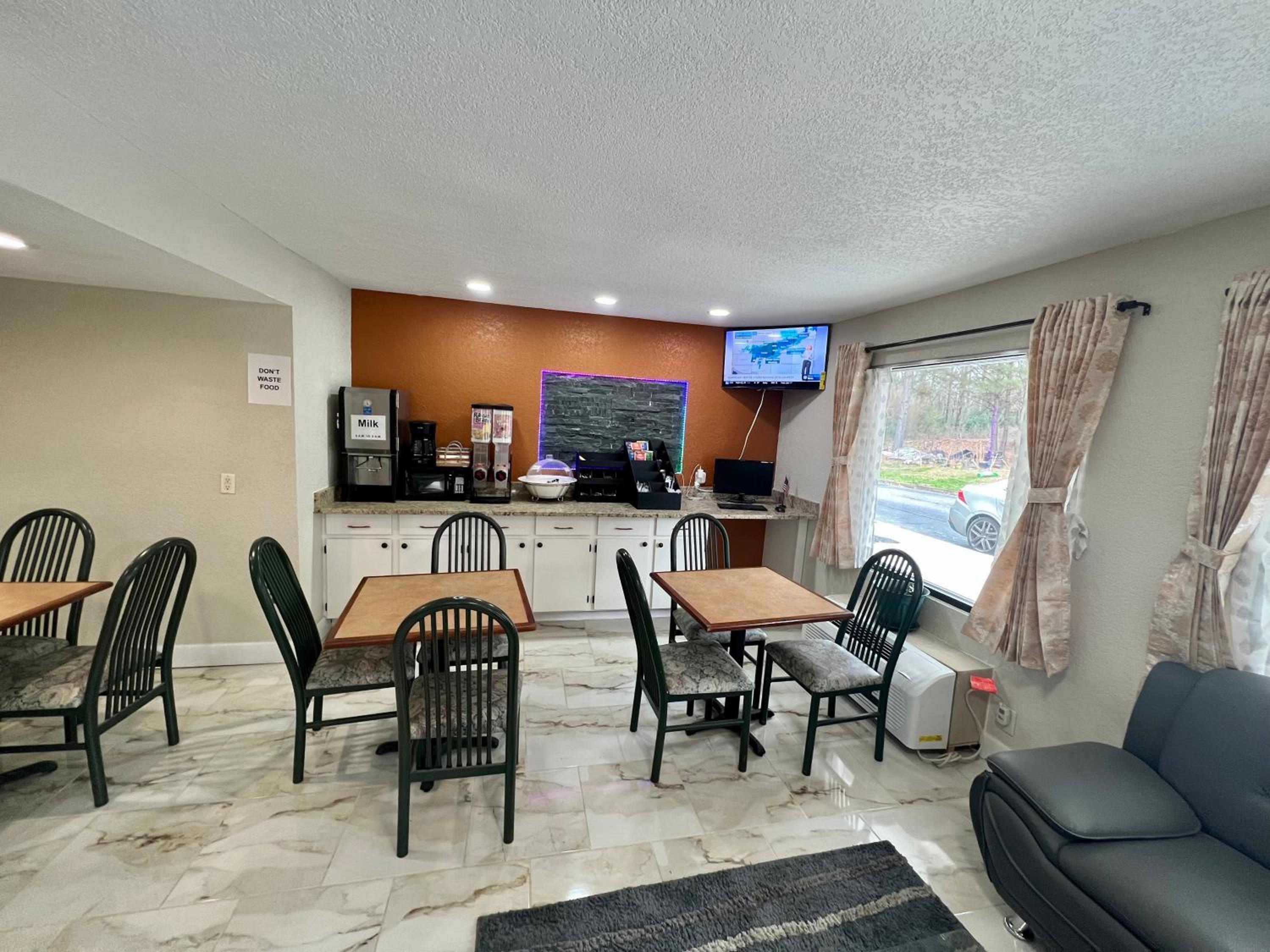 Key West Inn - Roanoke