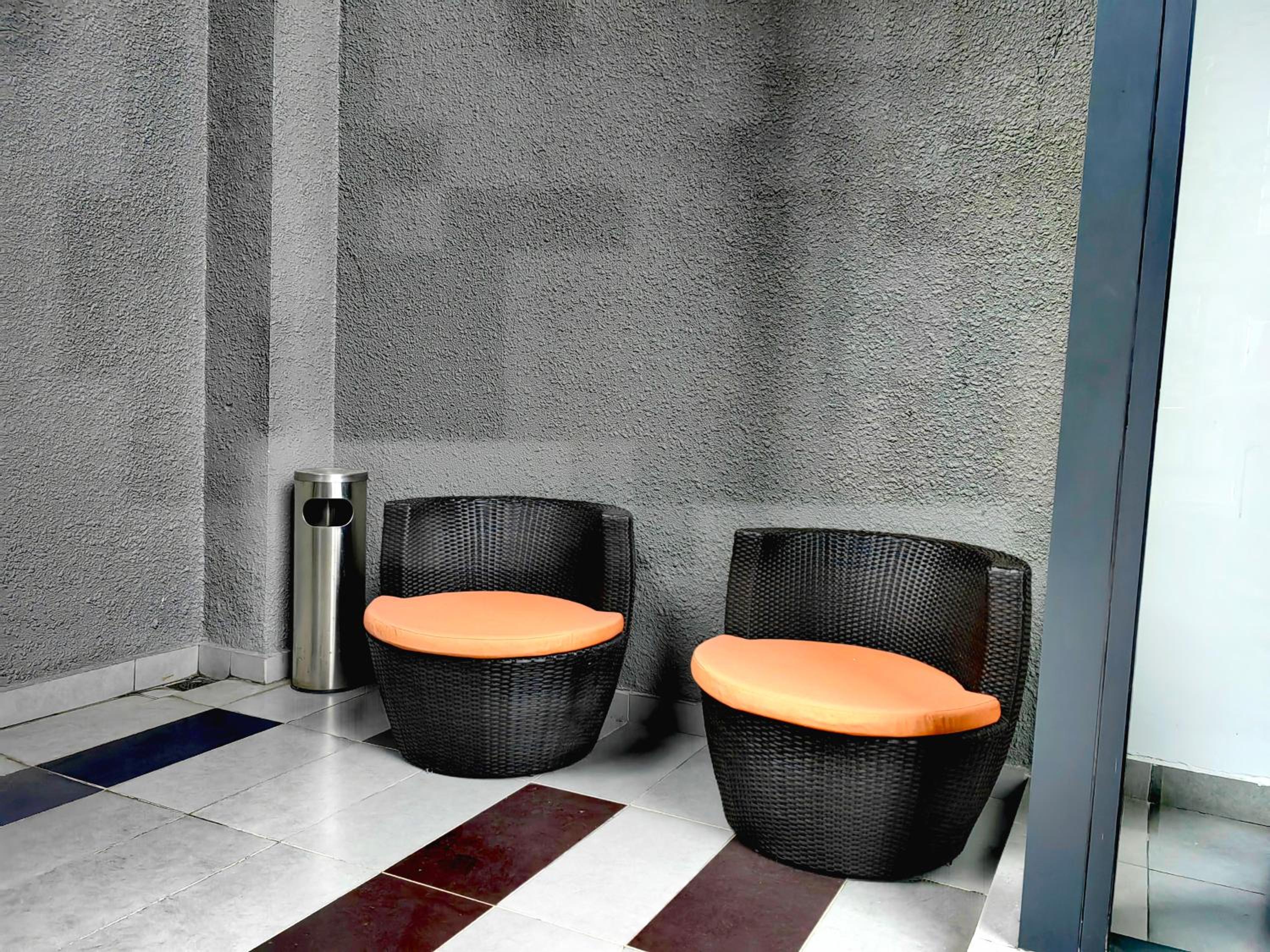 Petalz Luxury Suite 10Pax MID VALLEY OLD KLANG ROAD OUG KLANG LAMA KL