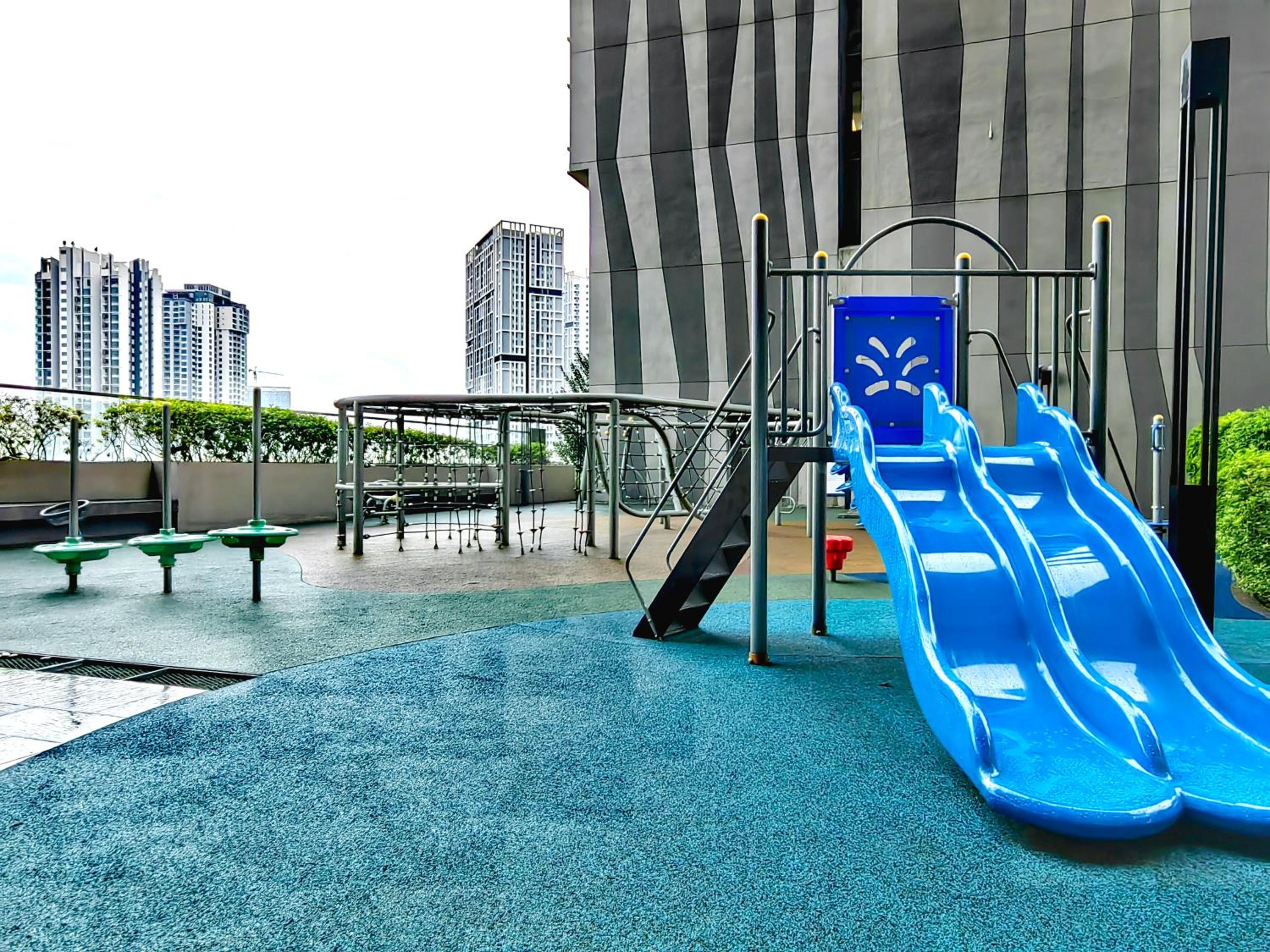 Petalz Luxury Suite 10Pax MID VALLEY OLD KLANG ROAD OUG KLANG LAMA KL