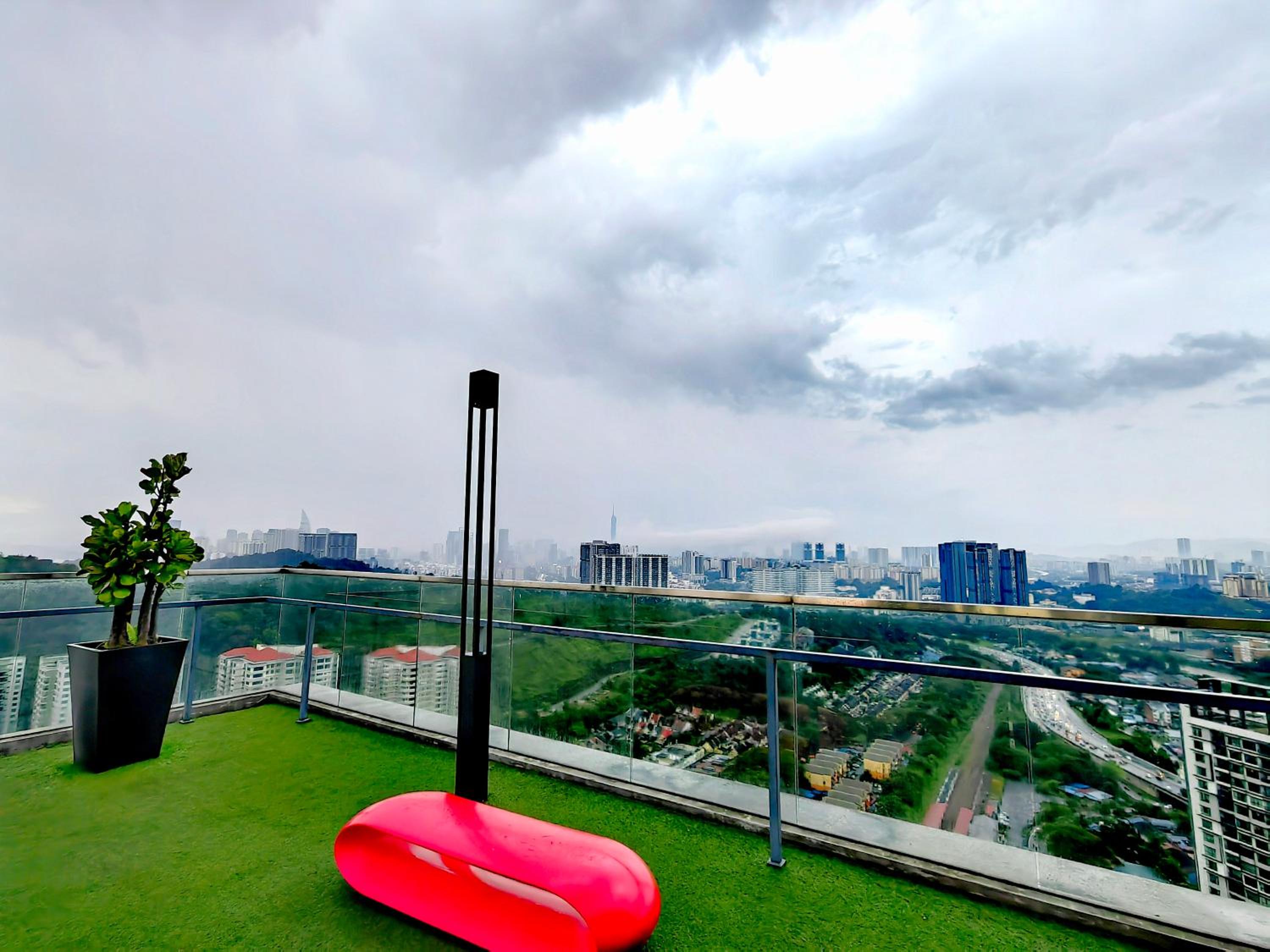 Petalz Luxury Suite 10Pax MID VALLEY OLD KLANG ROAD OUG KLANG LAMA KL