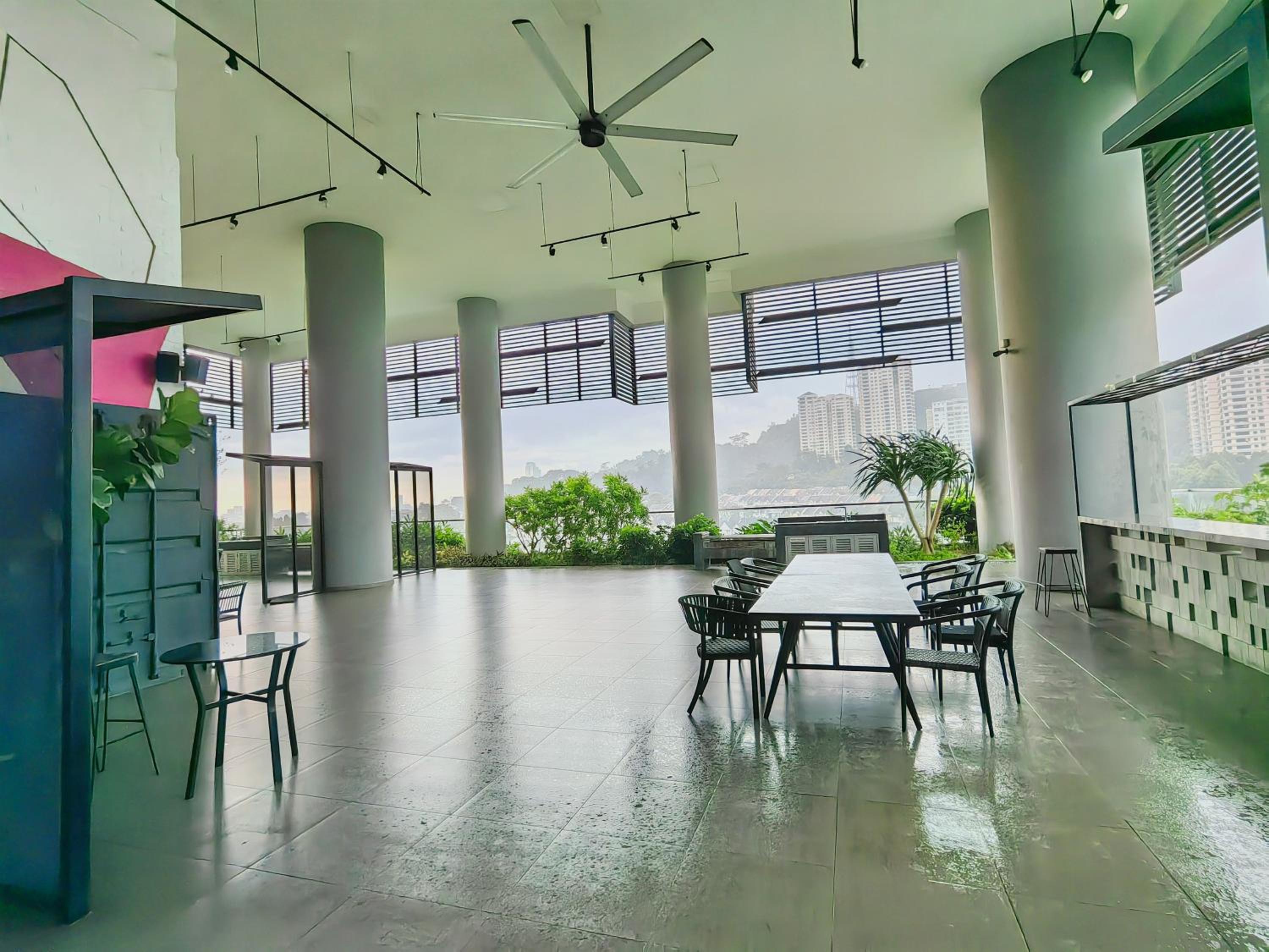 Petalz Luxury Suite 10Pax MID VALLEY OLD KLANG ROAD OUG KLANG LAMA KL