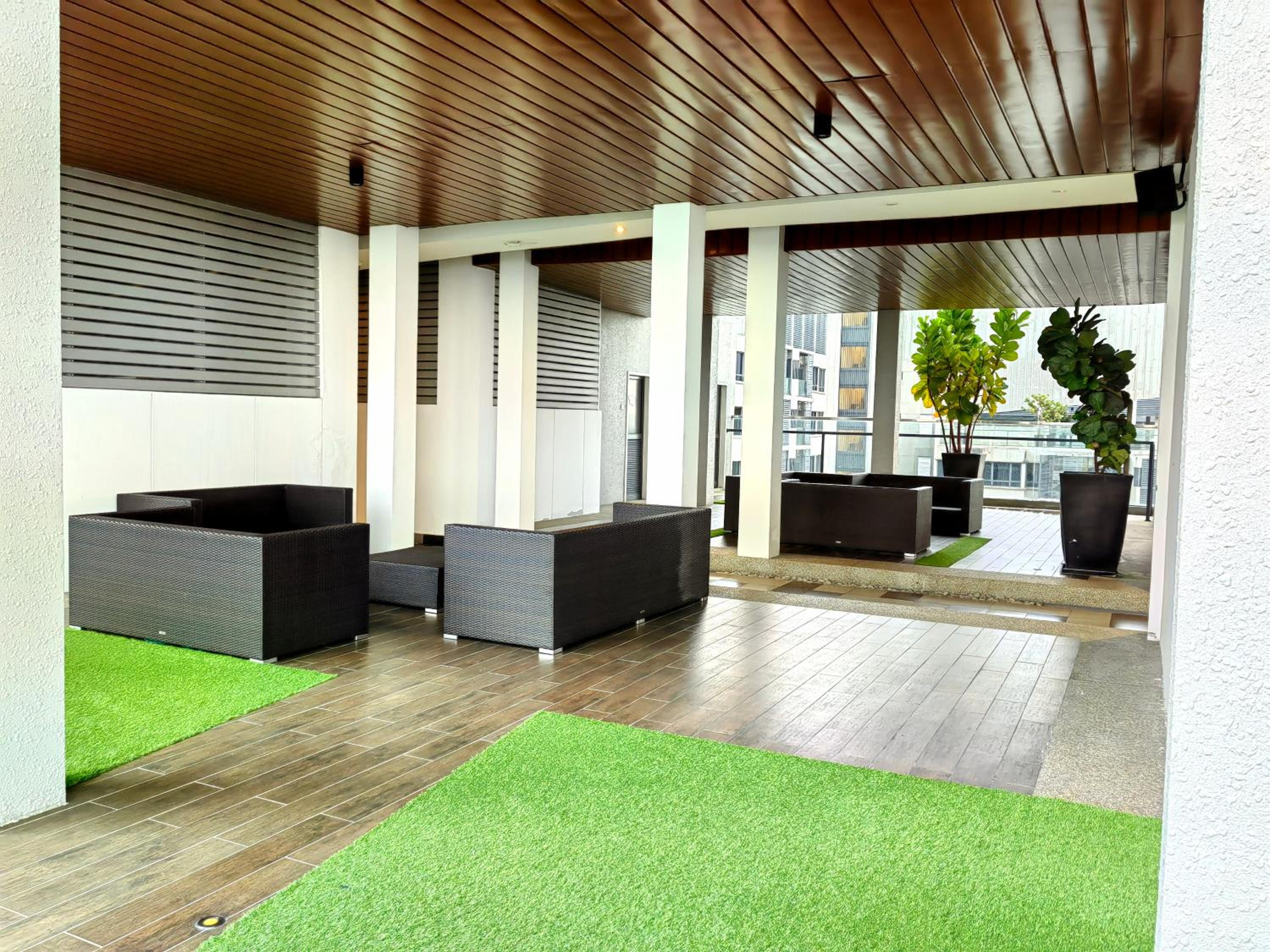 Petalz Luxury Suite 10Pax MID VALLEY OLD KLANG ROAD OUG KLANG LAMA KL