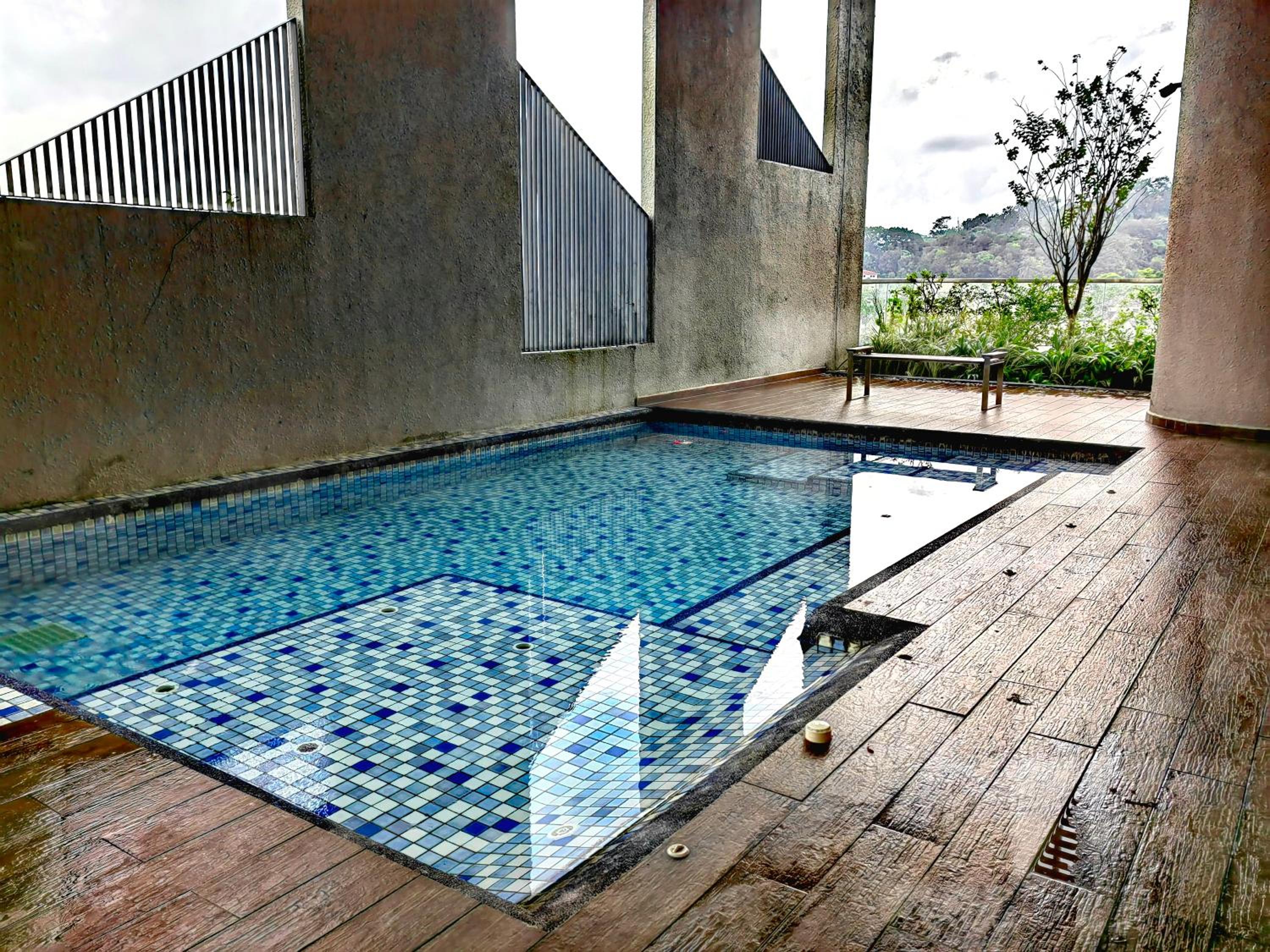 Petalz Luxury Suite 10Pax MID VALLEY OLD KLANG ROAD OUG KLANG LAMA KL