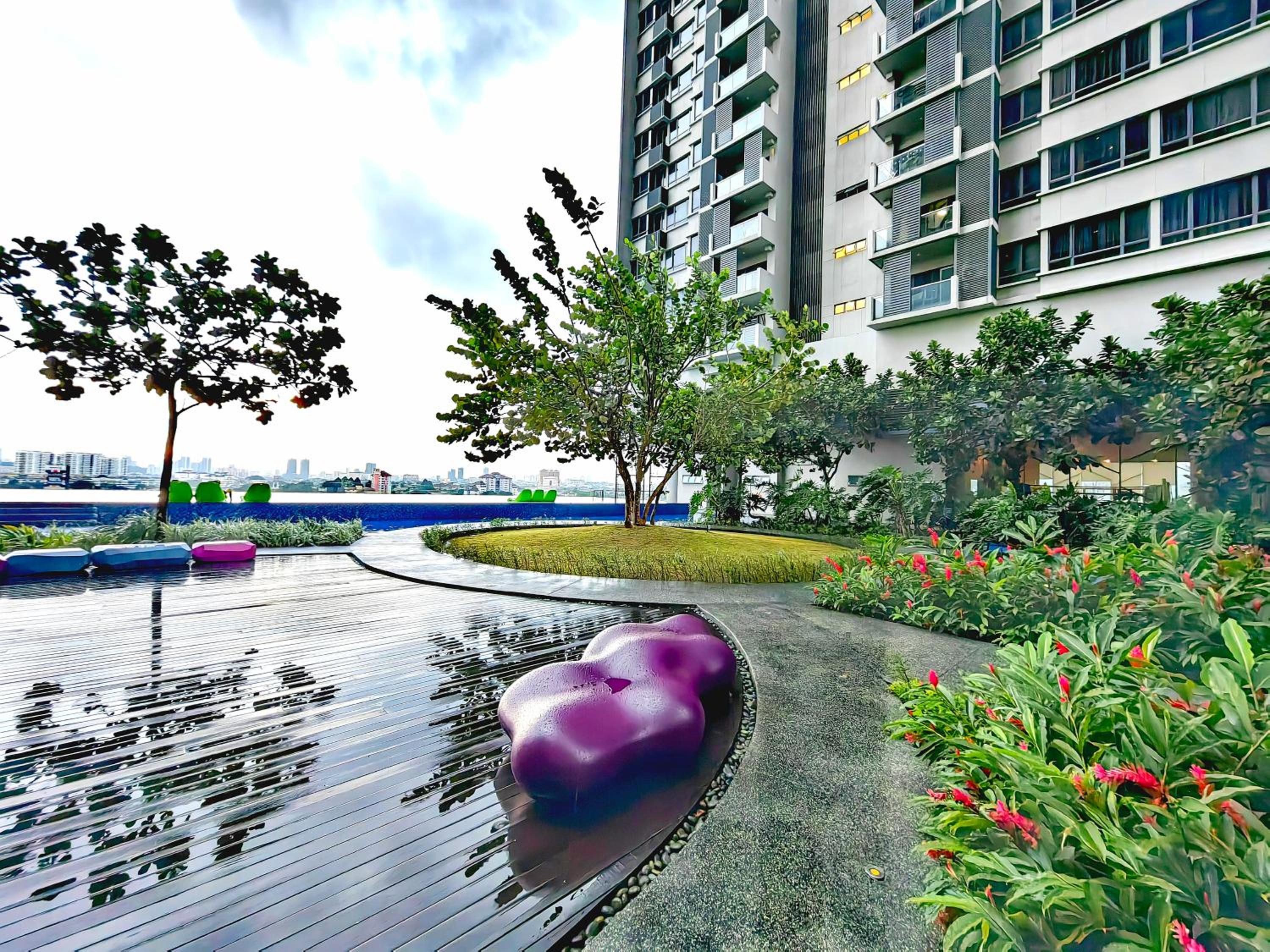 Petalz Luxury Suite 10Pax MID VALLEY OLD KLANG ROAD OUG KLANG LAMA KL
