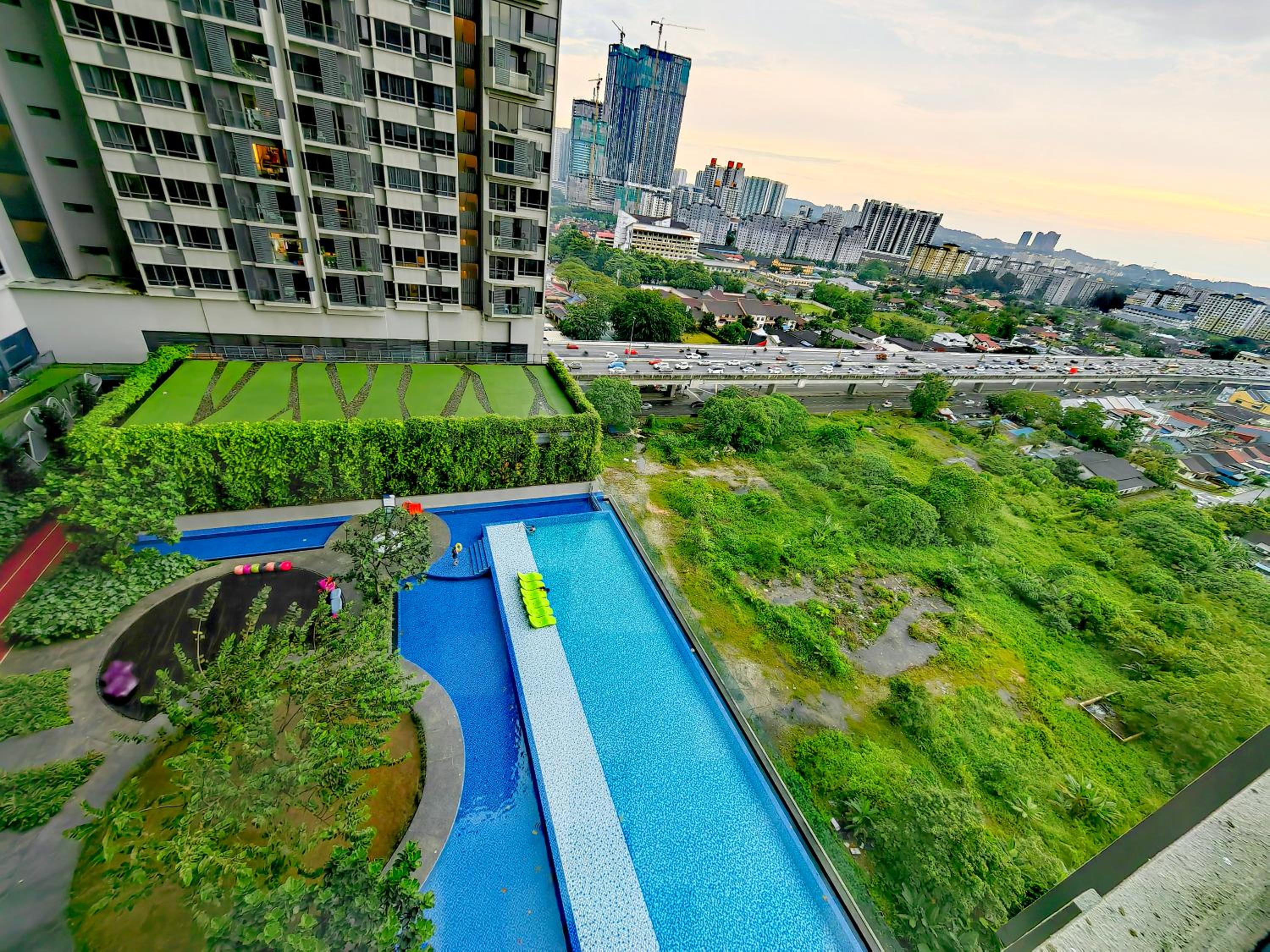 Petalz Luxury Suite 10Pax MID VALLEY OLD KLANG ROAD OUG KLANG LAMA KL