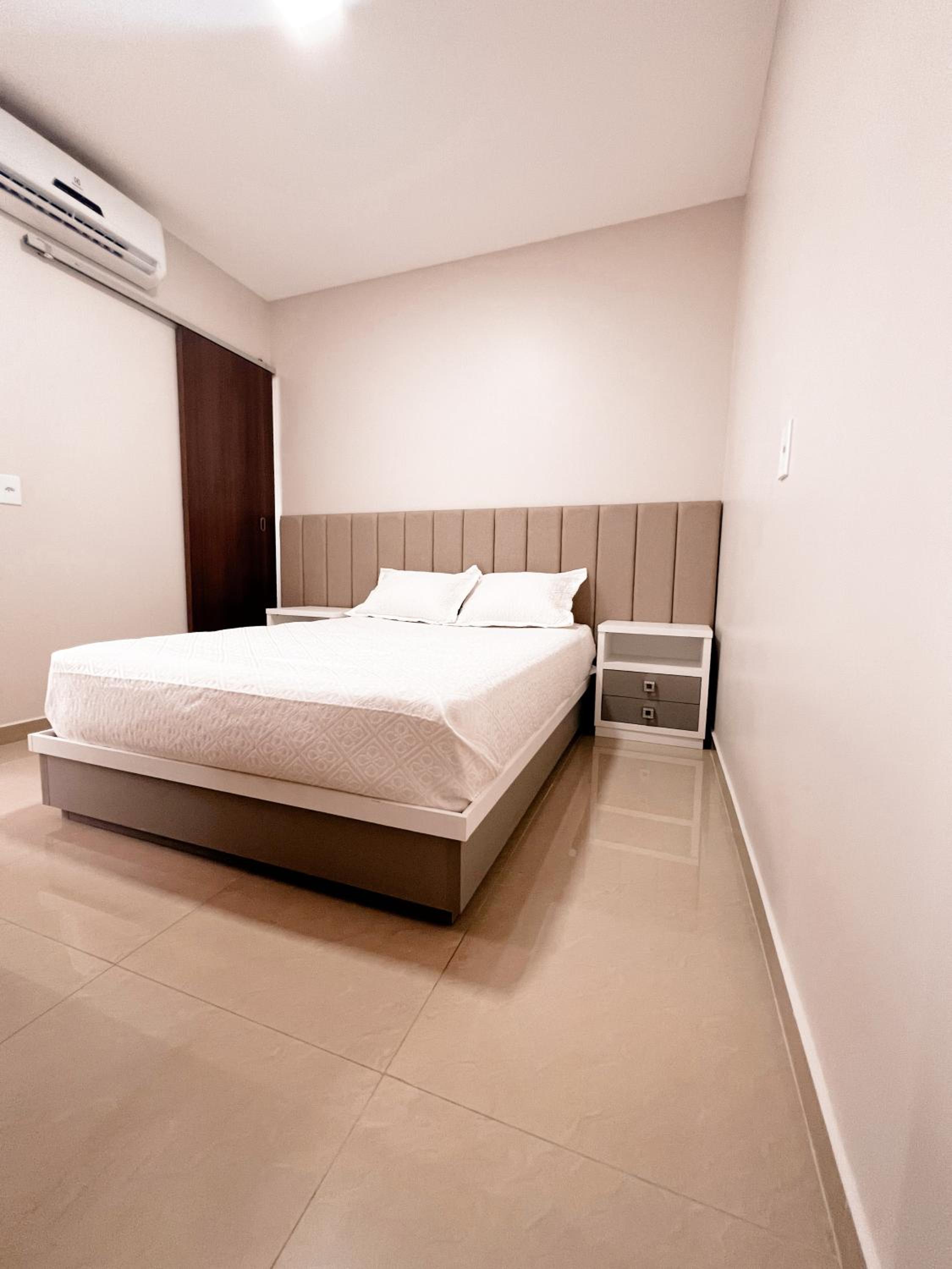 Apartamento inteiro dois quartos próximo ao Centro