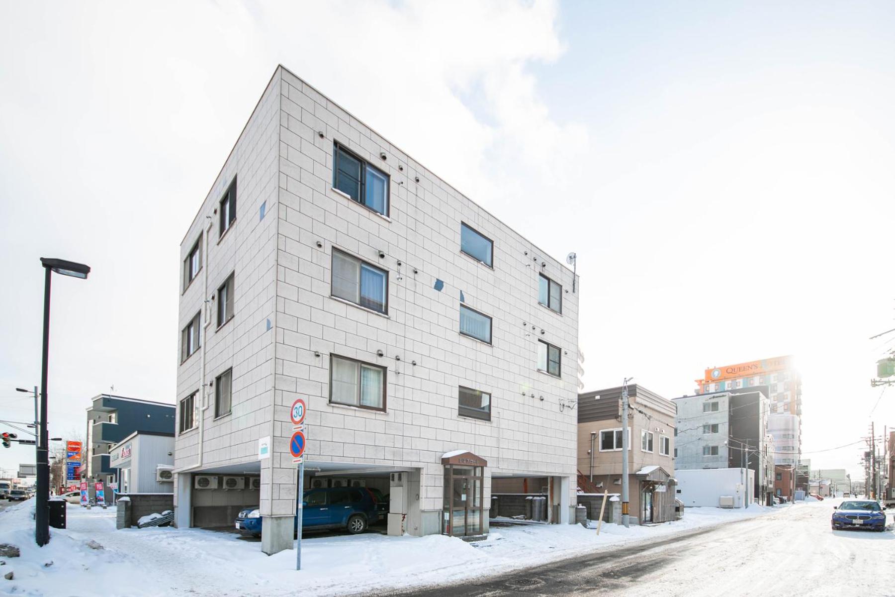 Silk Court 202