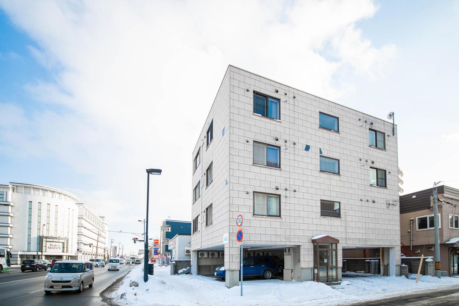 Silk Court 202