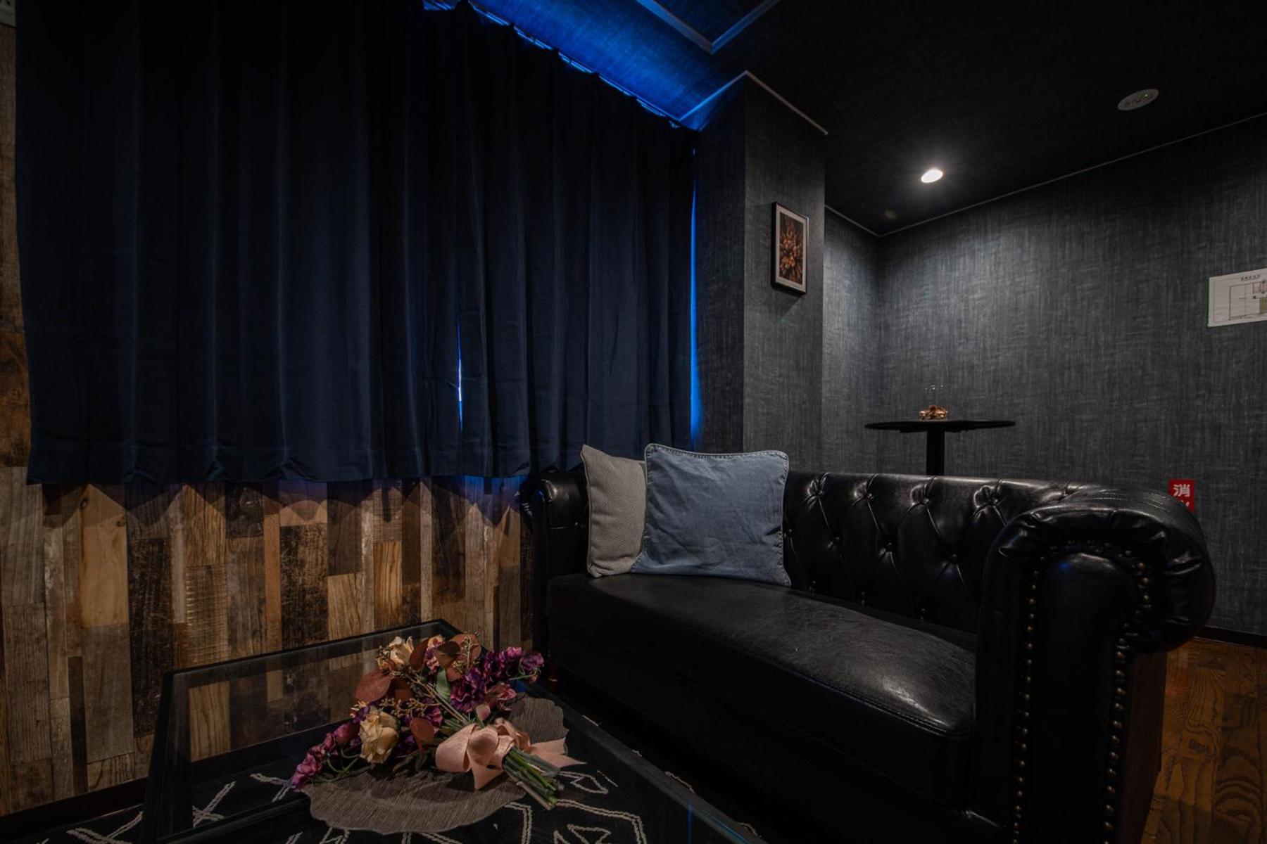 Silk Court 202