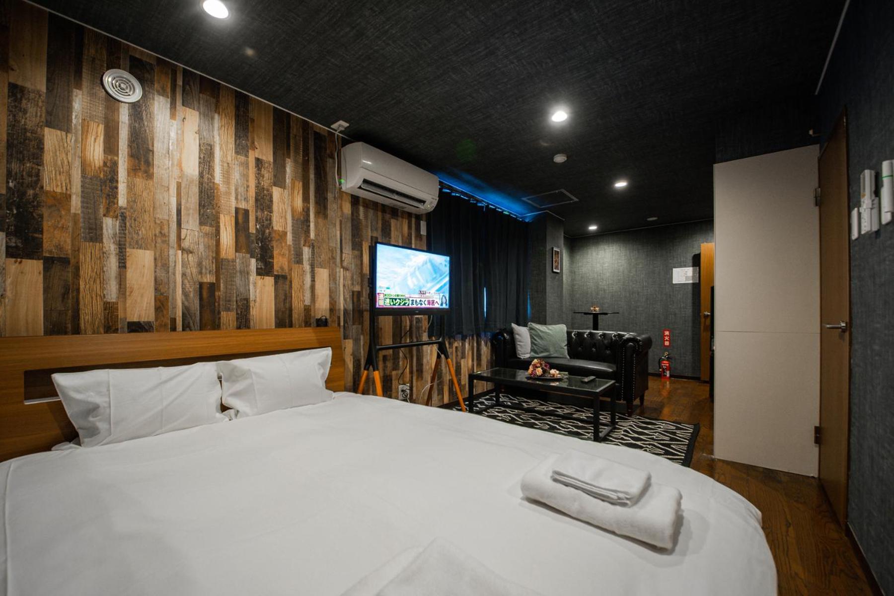 Silk Court 202
