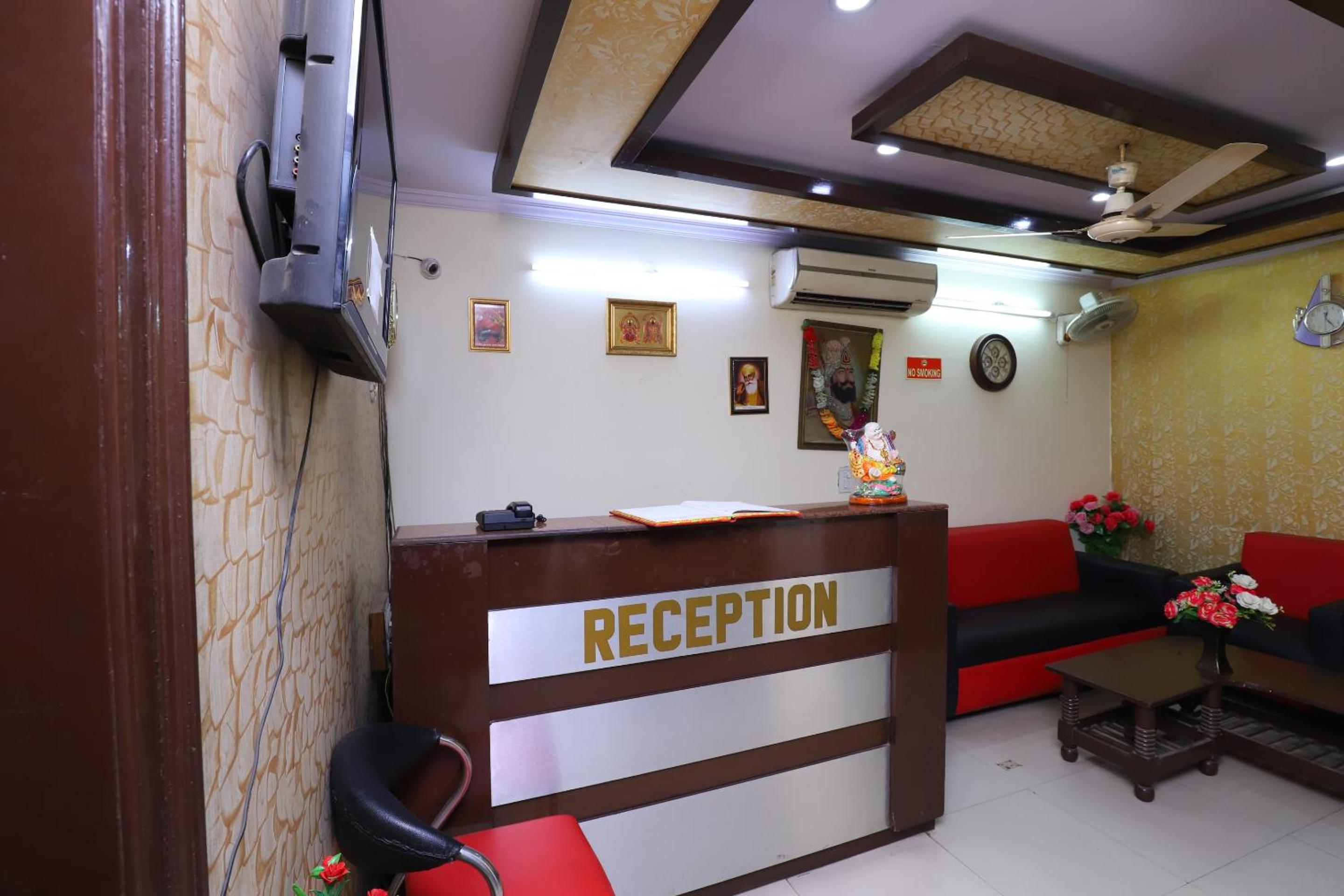 Lobby & Reception
